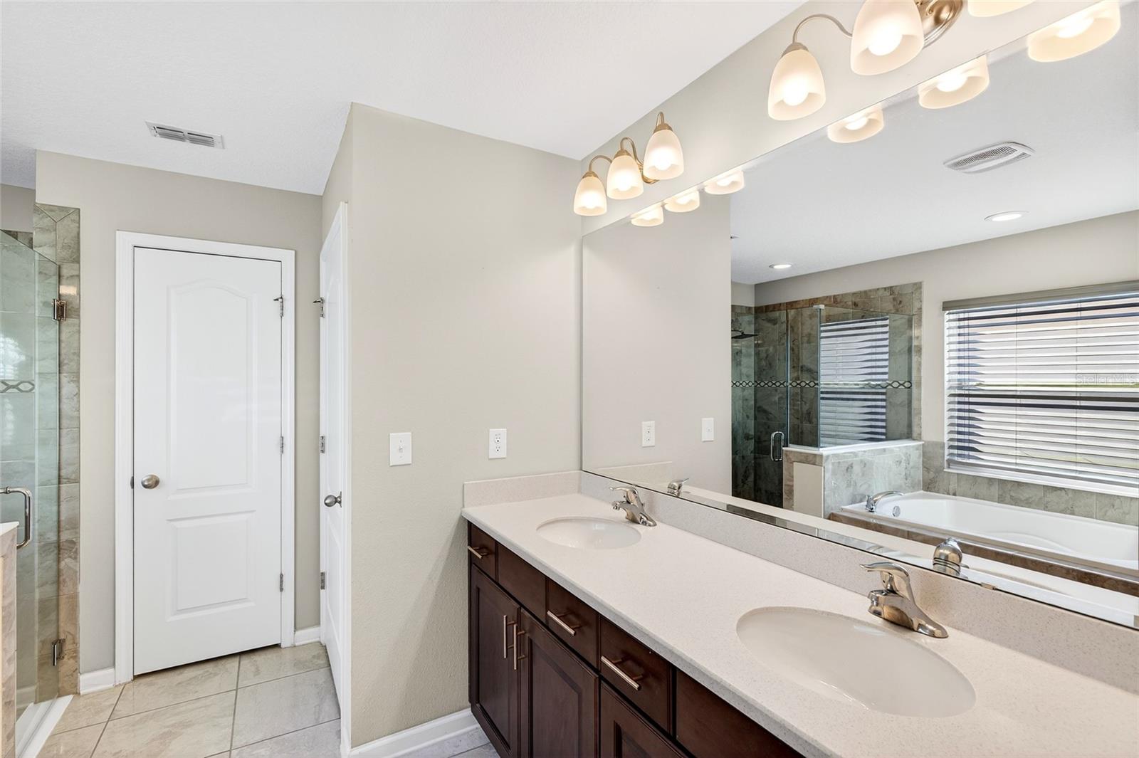 Image 17 of 41 For 138 Hummingbird Place