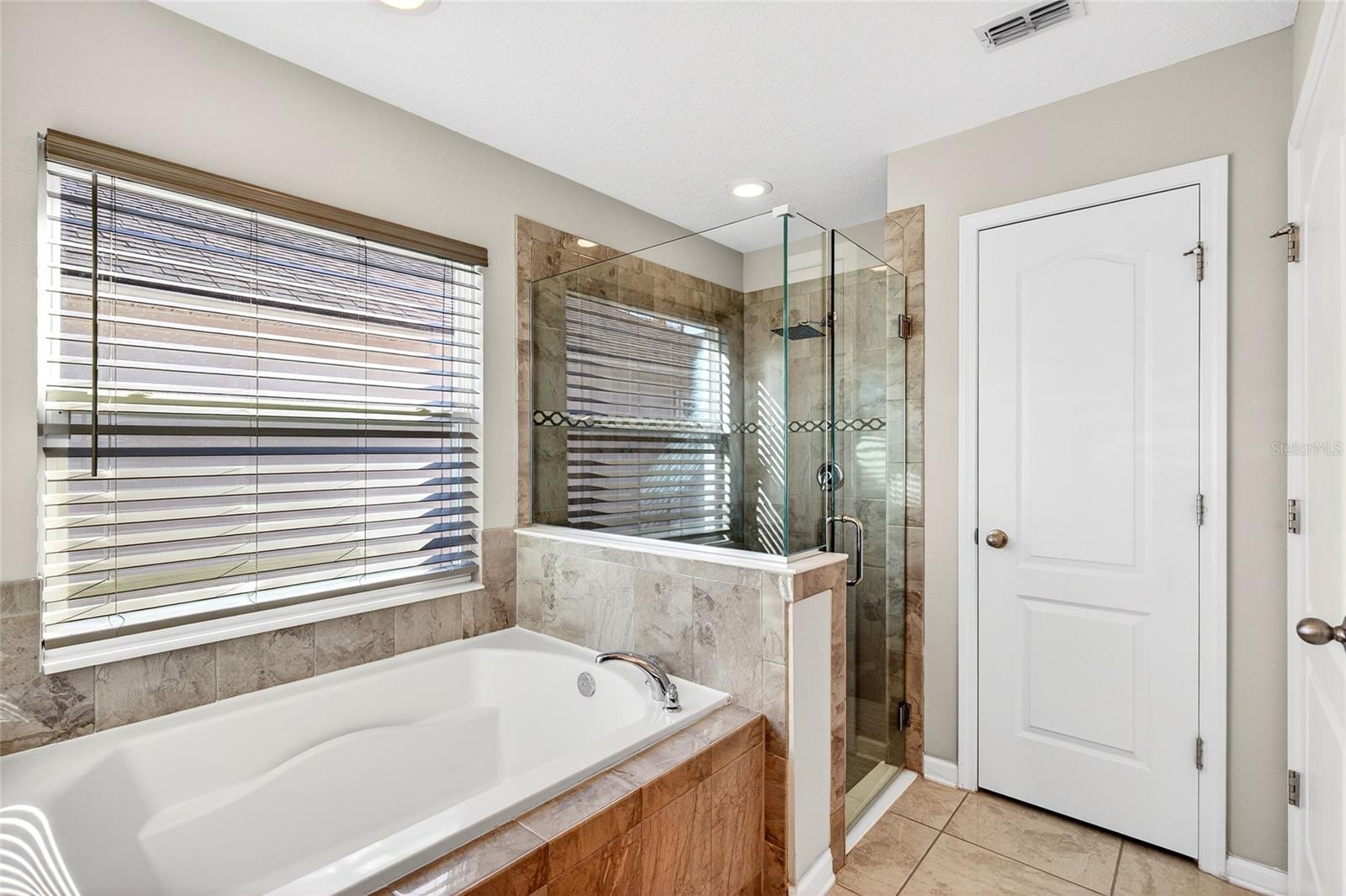 Image 18 of 41 For 138 Hummingbird Place