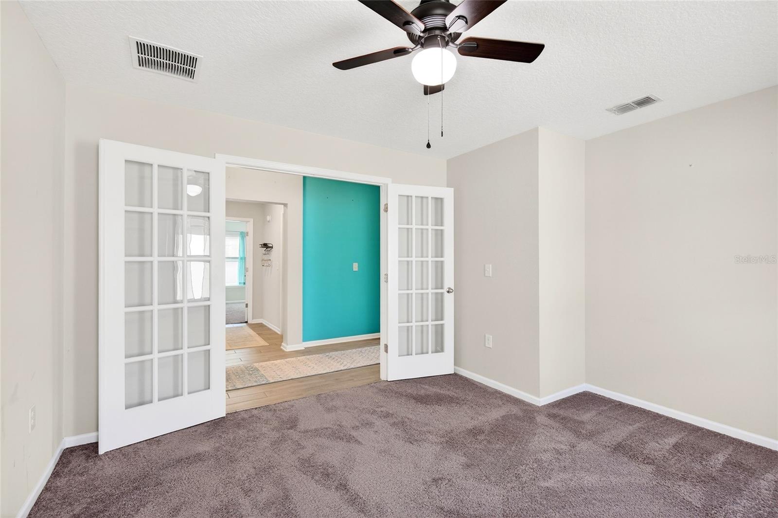 Image 19 of 41 For 138 Hummingbird Place