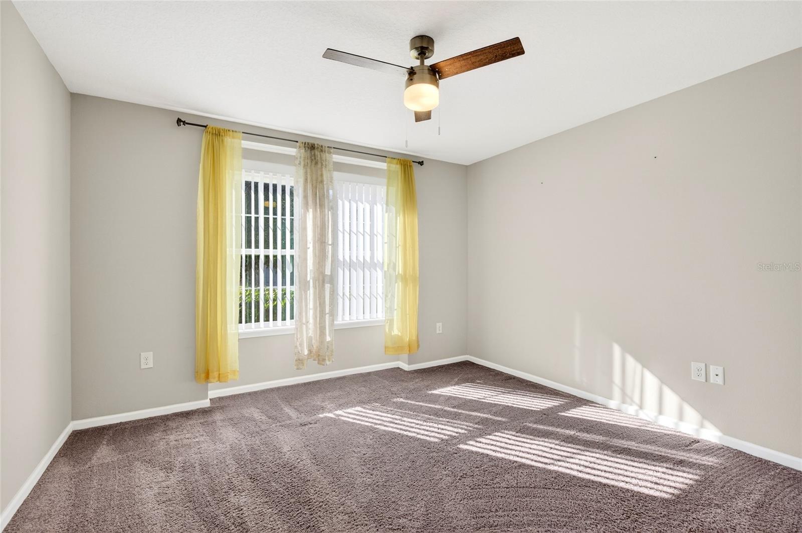 Image 21 of 41 For 138 Hummingbird Place