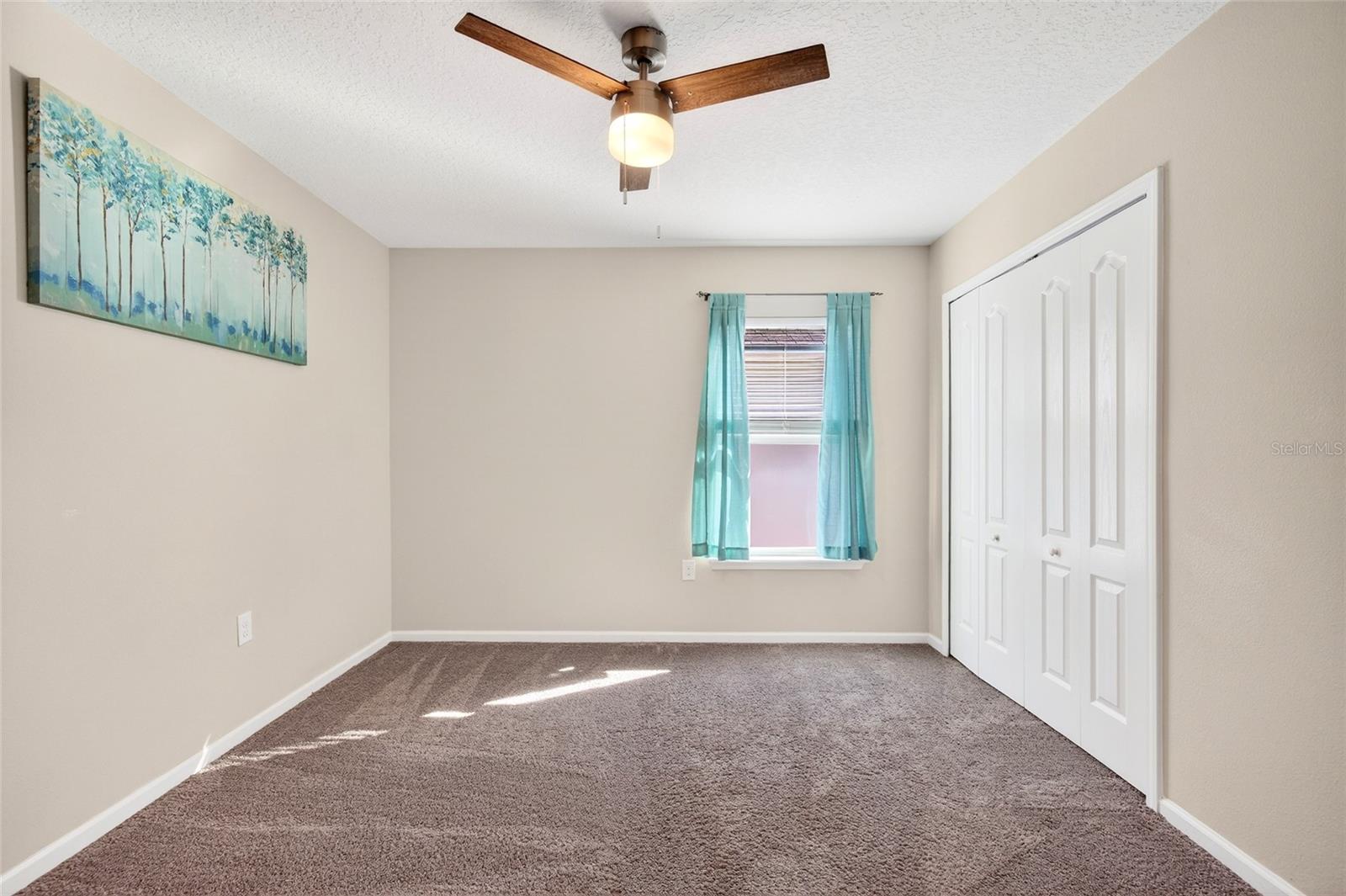 Image 23 of 41 For 138 Hummingbird Place