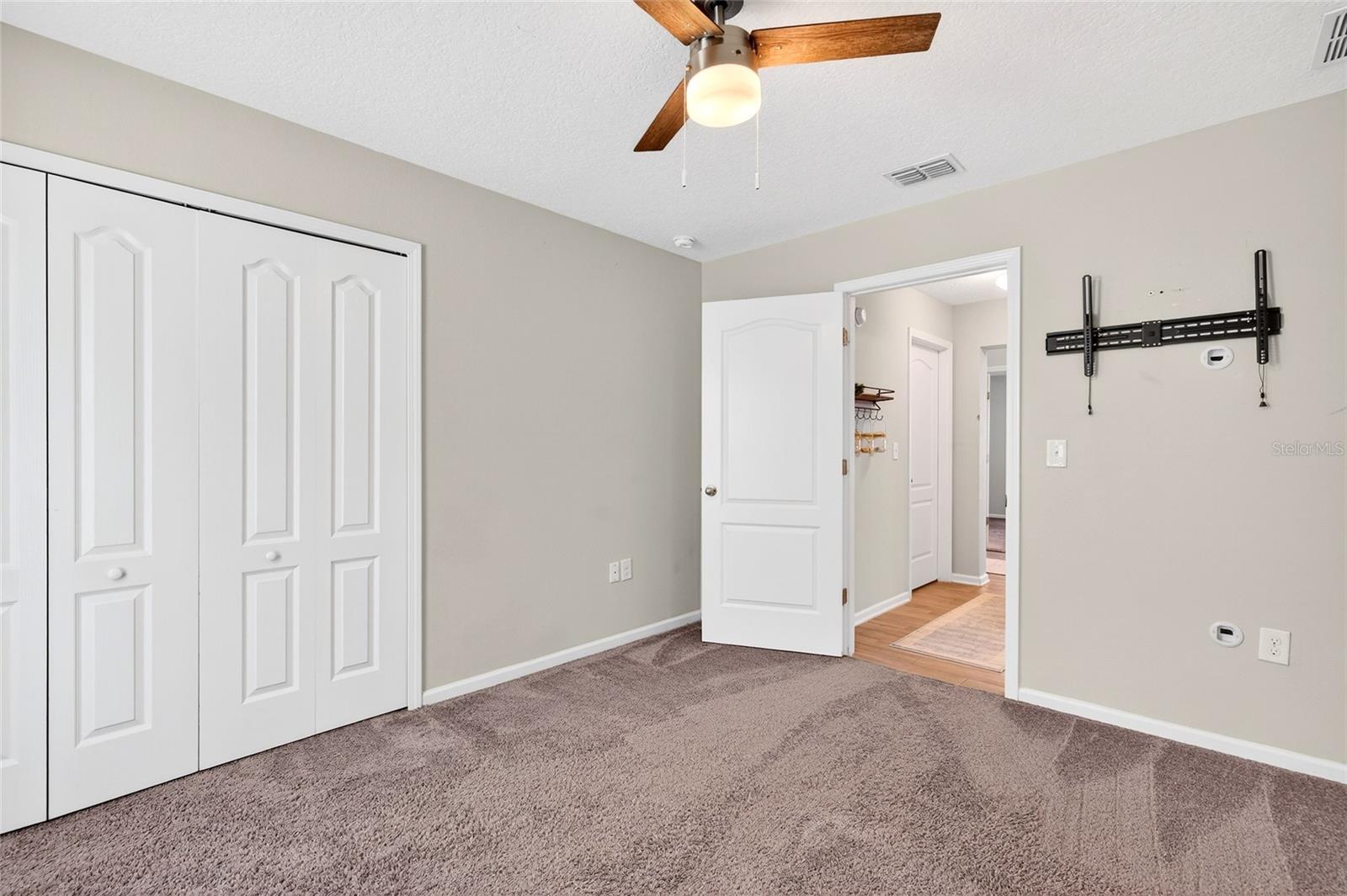 Image 24 of 41 For 138 Hummingbird Place