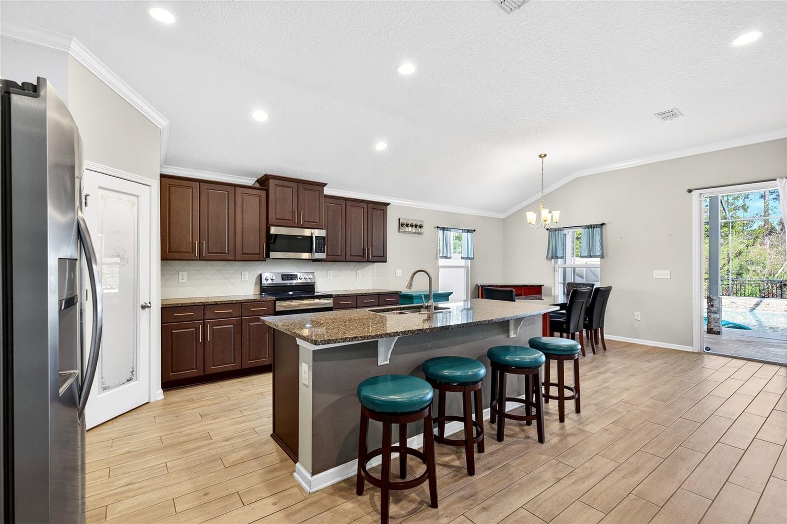 Image 4 of 41 For 138 Hummingbird Place