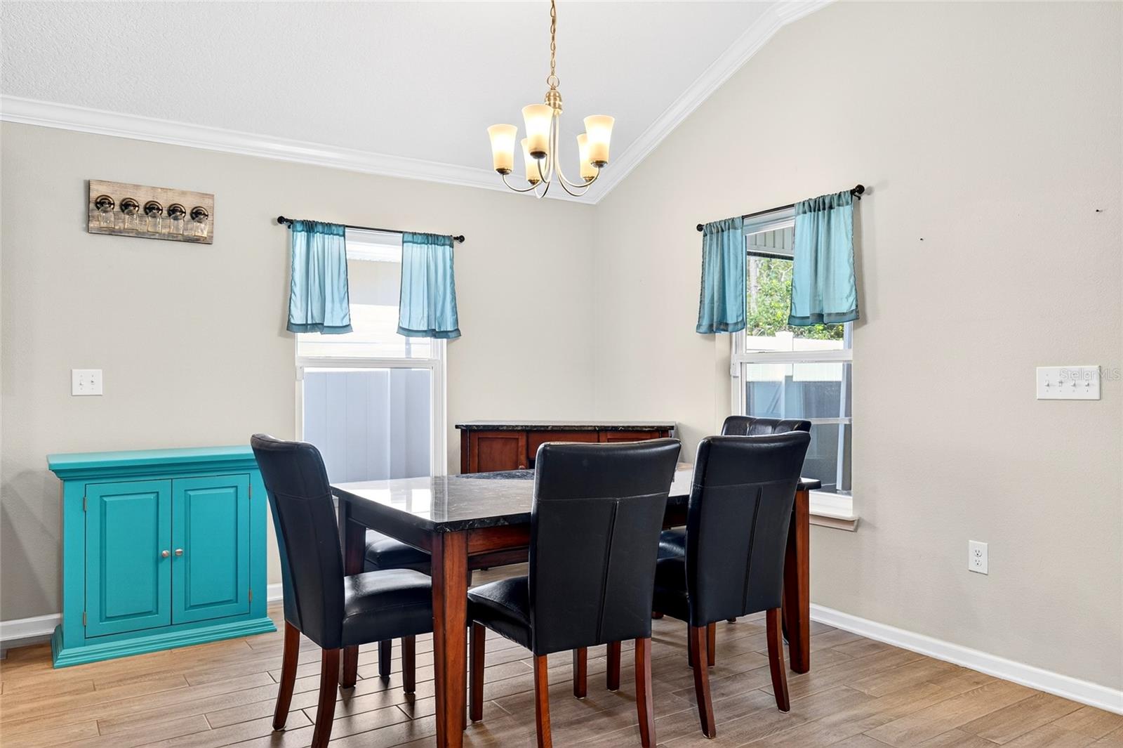 Image 7 of 41 For 138 Hummingbird Place