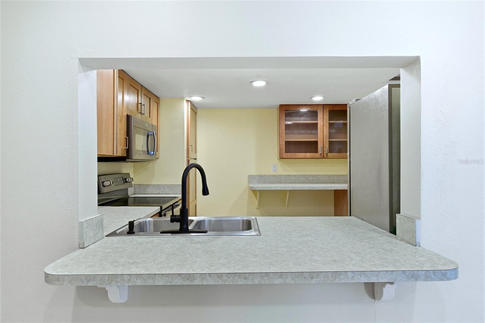 Image 13 of 41 For 551 Finchley Road 551