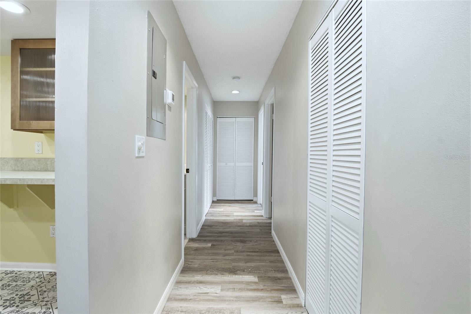 Image 14 of 41 For 551 Finchley Road 551