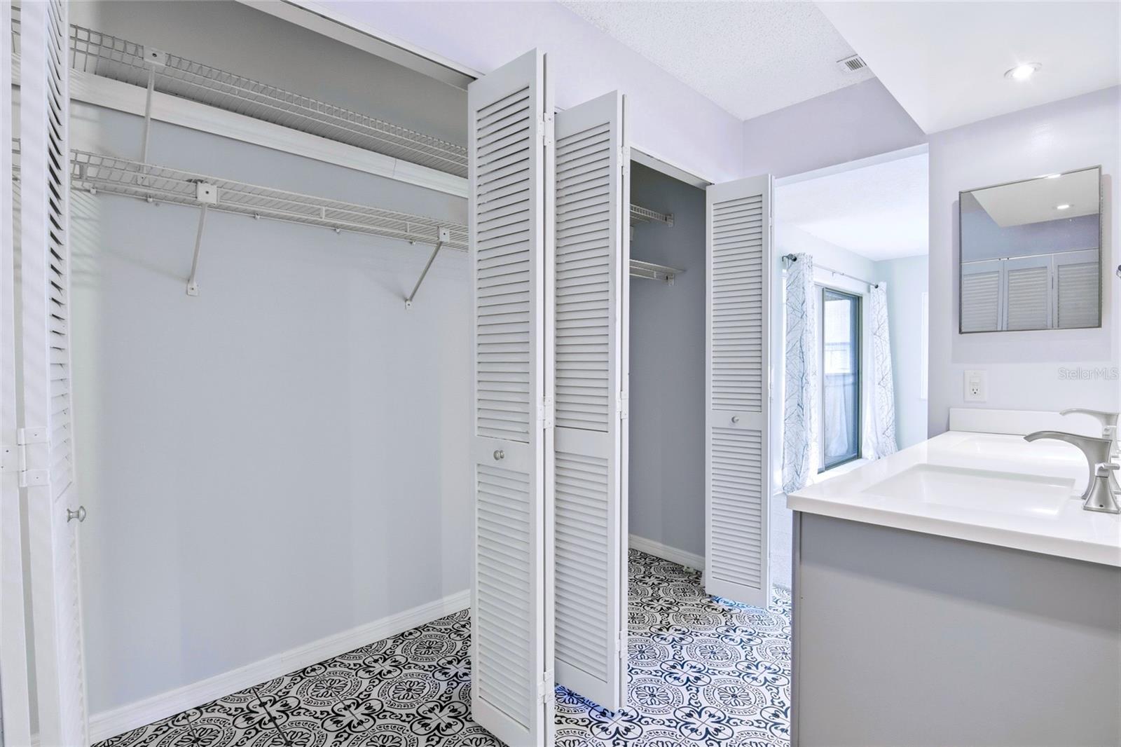 Image 26 of 41 For 551 Finchley Road 551