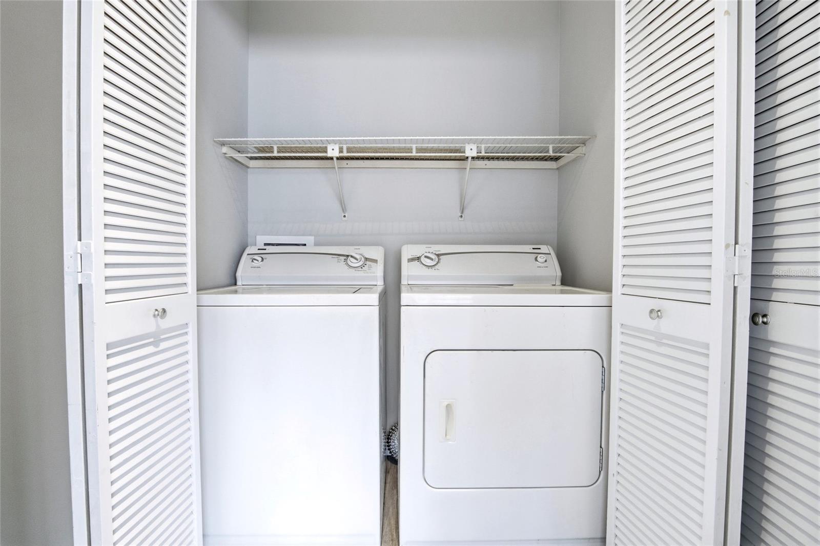 Image 27 of 41 For 551 Finchley Road 551