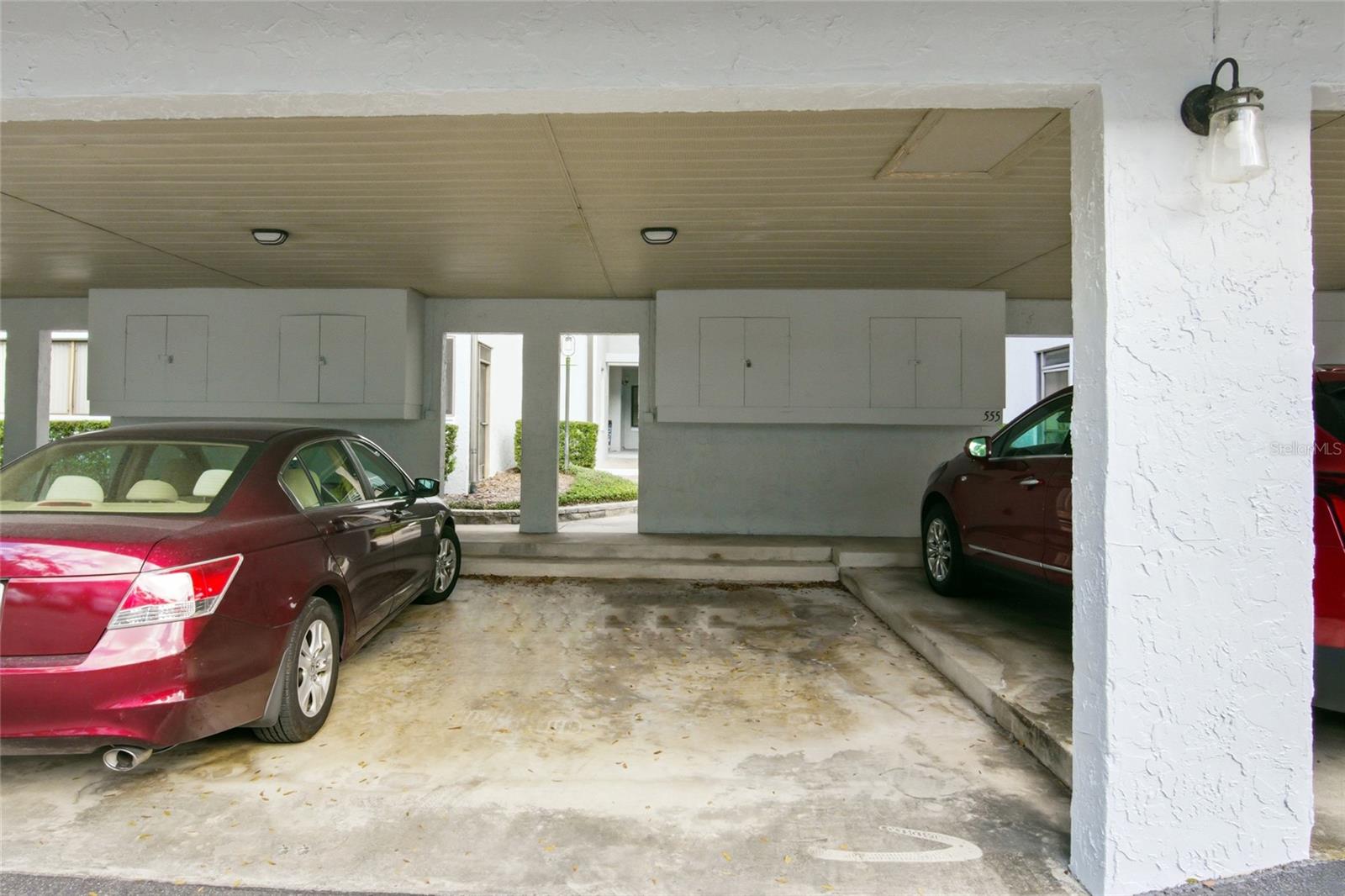 Image 29 of 41 For 551 Finchley Road 551