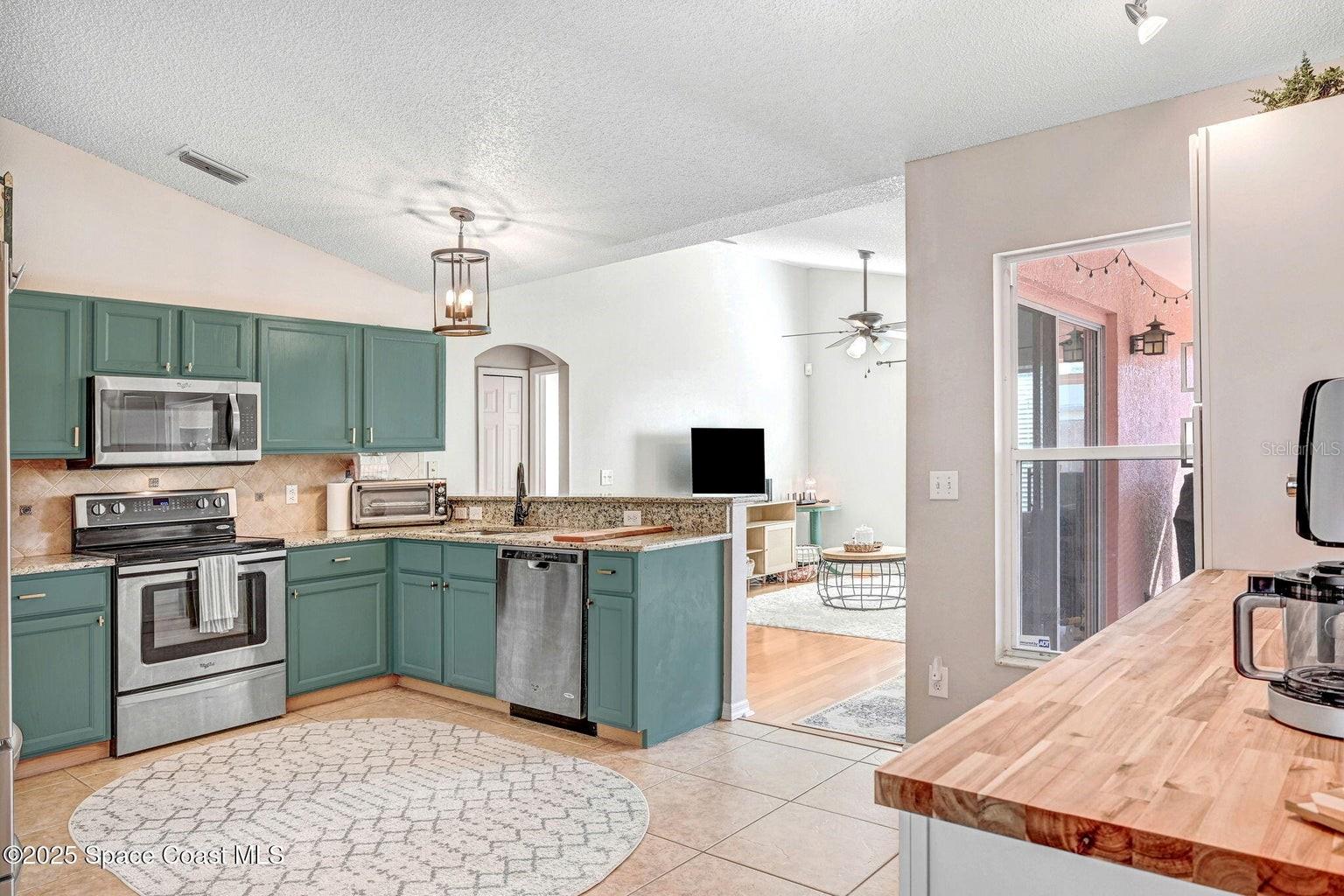 Image 10 of 45 For 2015 Blue Ridge Avenue