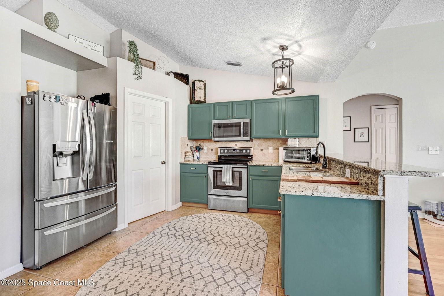 Image 12 of 45 For 2015 Blue Ridge Avenue