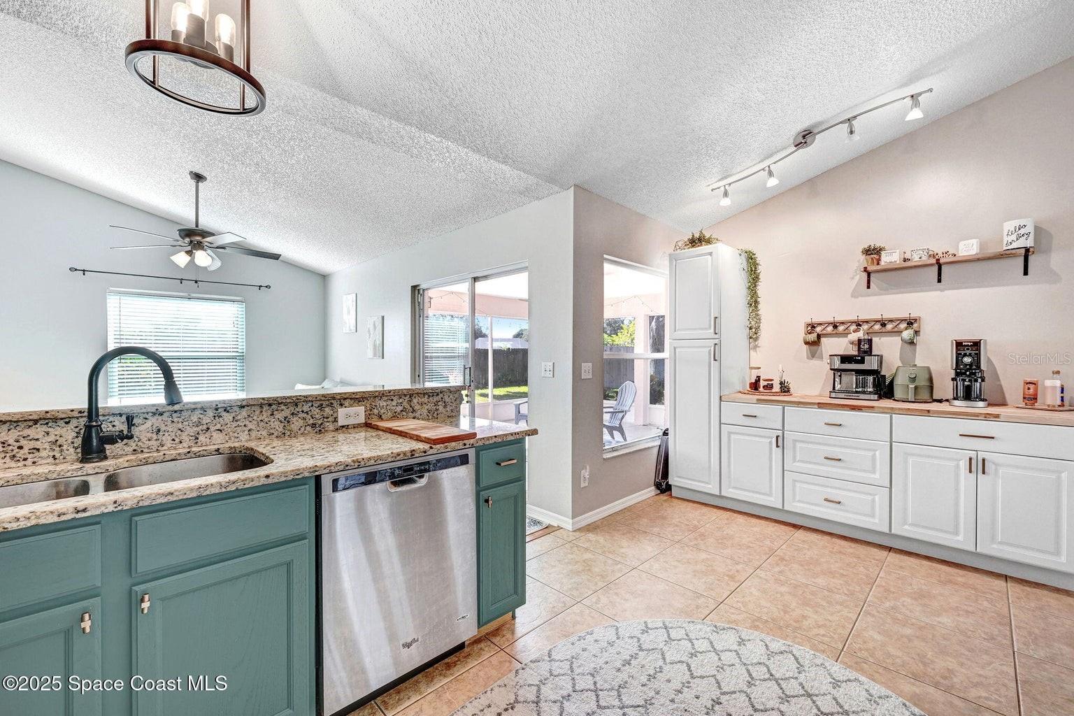 Image 14 of 45 For 2015 Blue Ridge Avenue