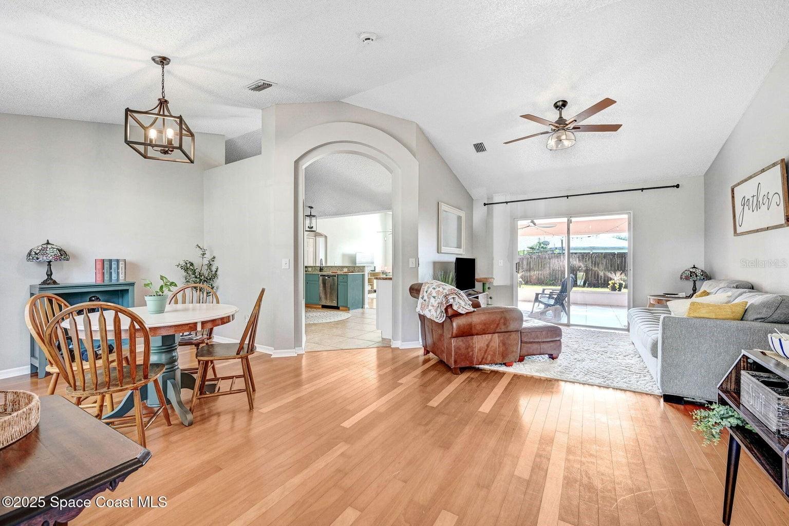 Image 4 of 45 For 2015 Blue Ridge Avenue