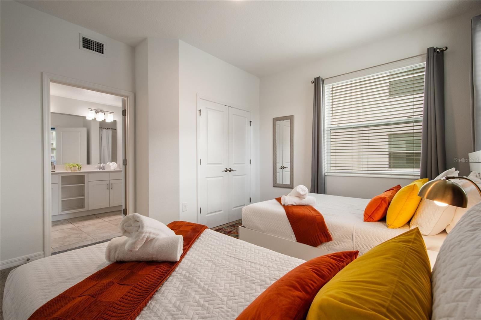 Image 13 of 34 For 3191 Paradox Circle 108