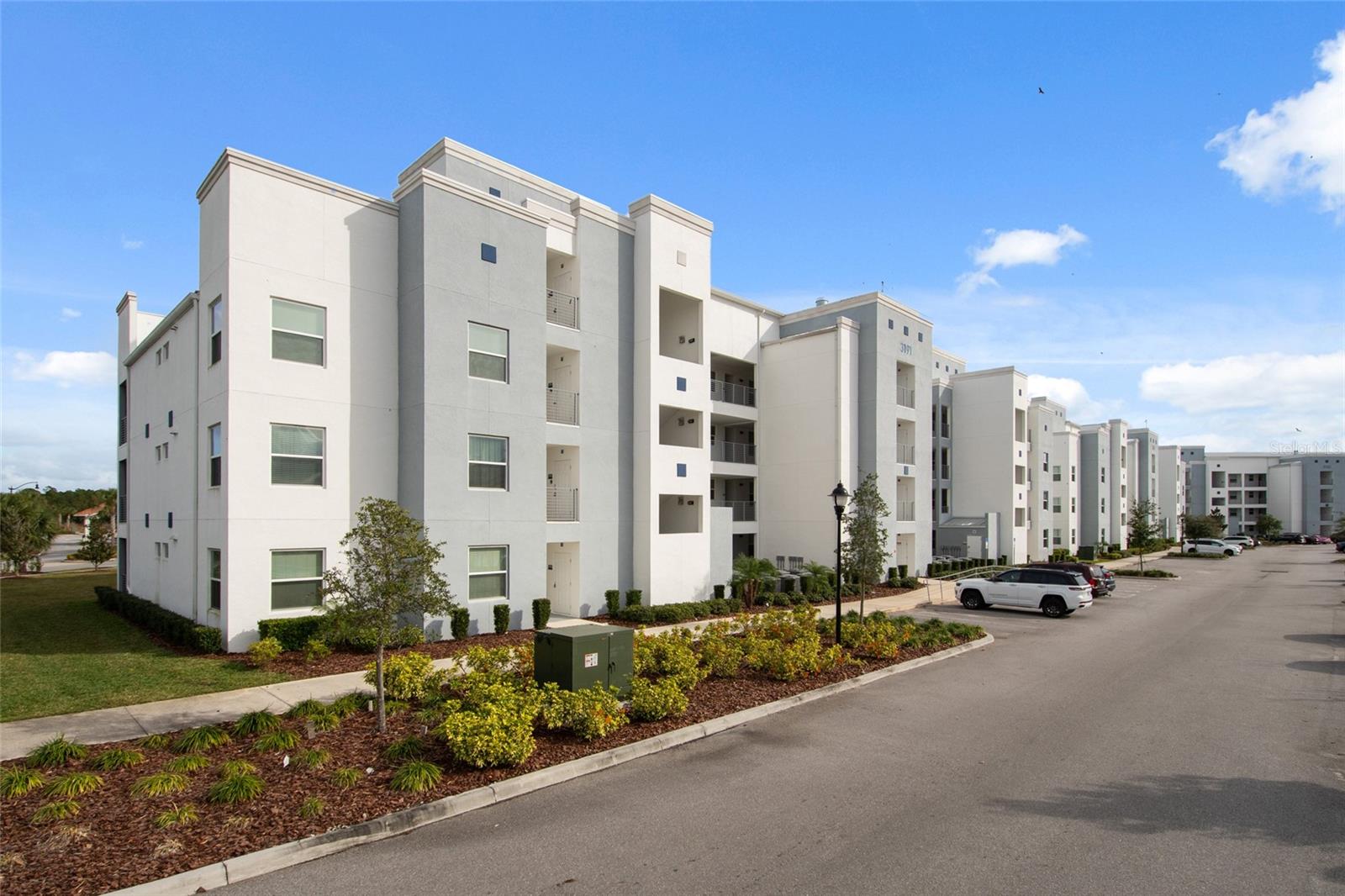 Image 31 of 34 For 3191 Paradox Circle 108