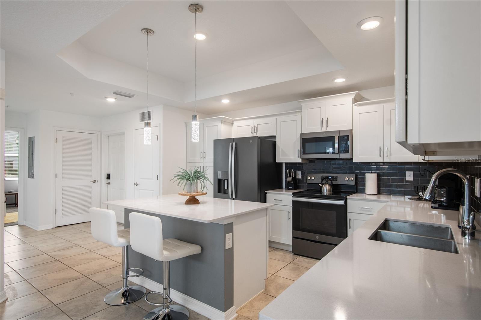 Image 5 of 34 For 3191 Paradox Circle 108