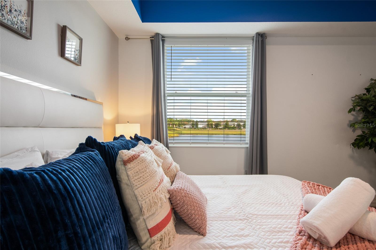 Image 8 of 34 For 3191 Paradox Circle 108