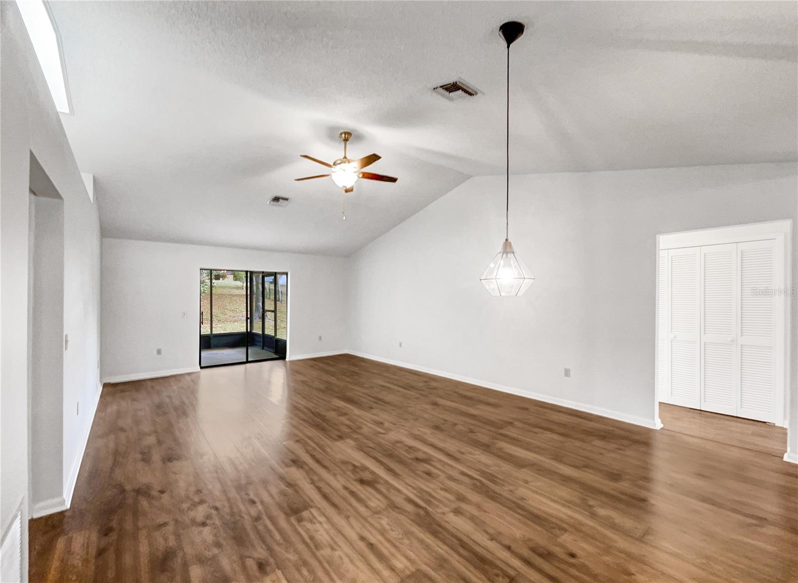 Image 15 of 25 For 93 Hillside Drive