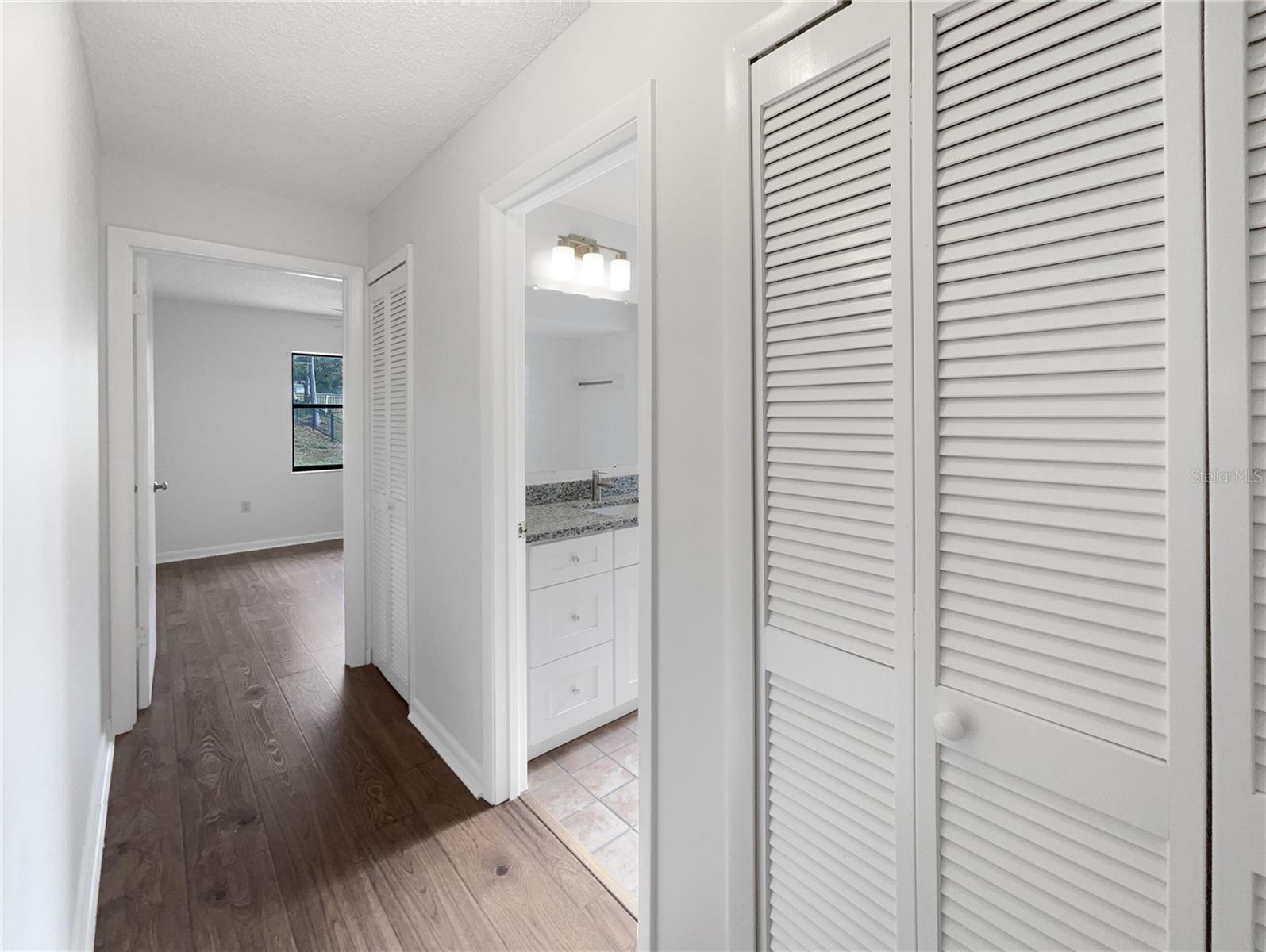 Image 17 of 25 For 93 Hillside Drive