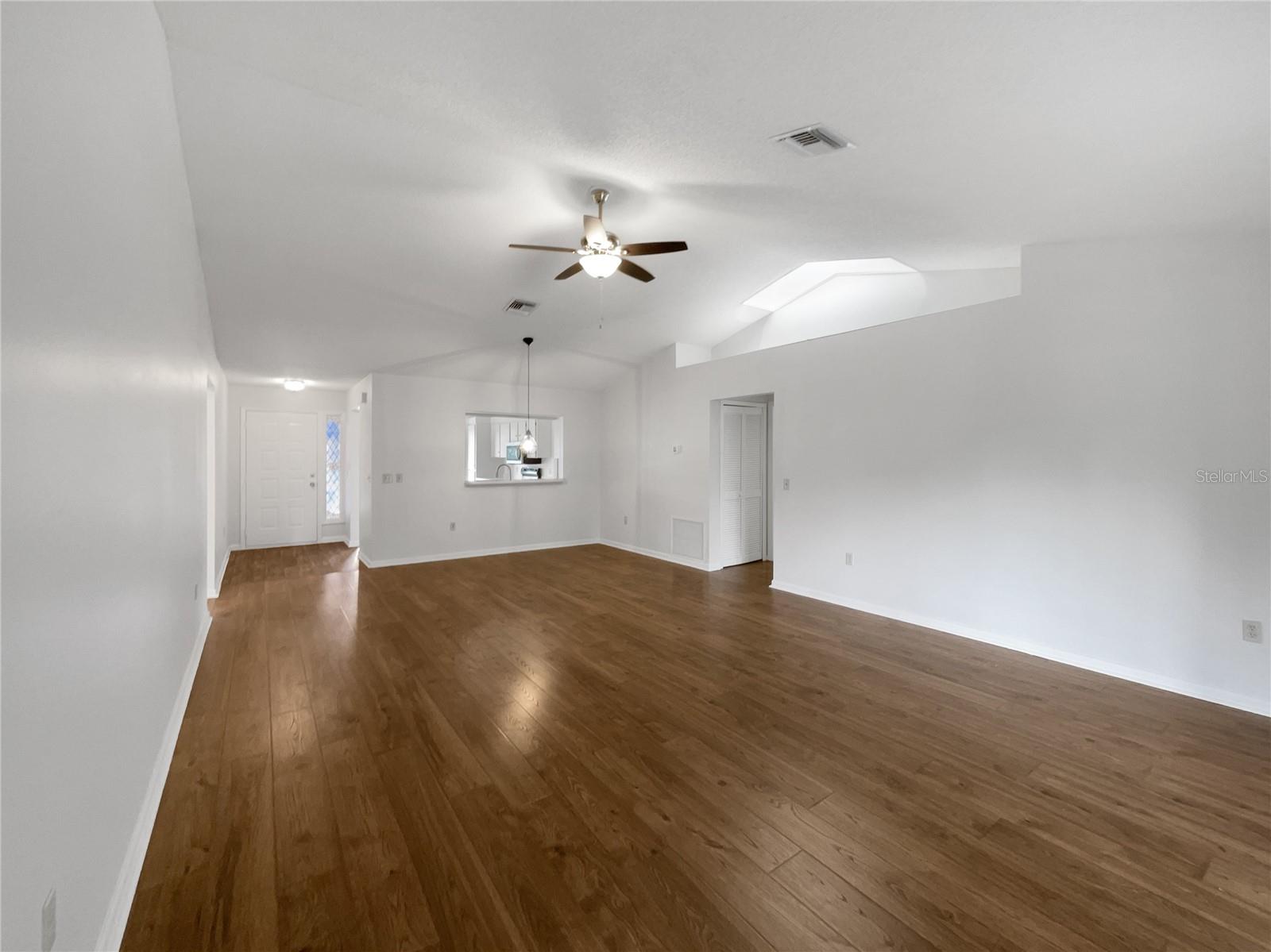 Image 3 of 25 For 93 Hillside Drive