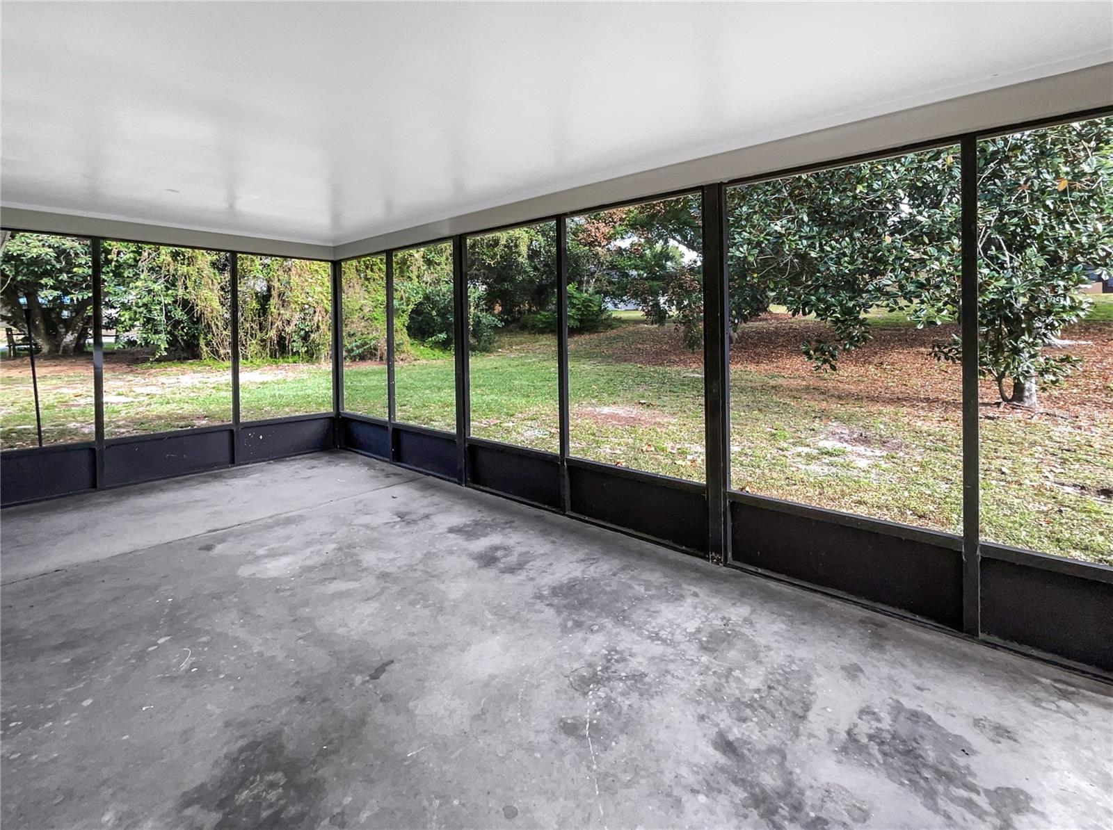 Image 7 of 25 For 93 Hillside Drive