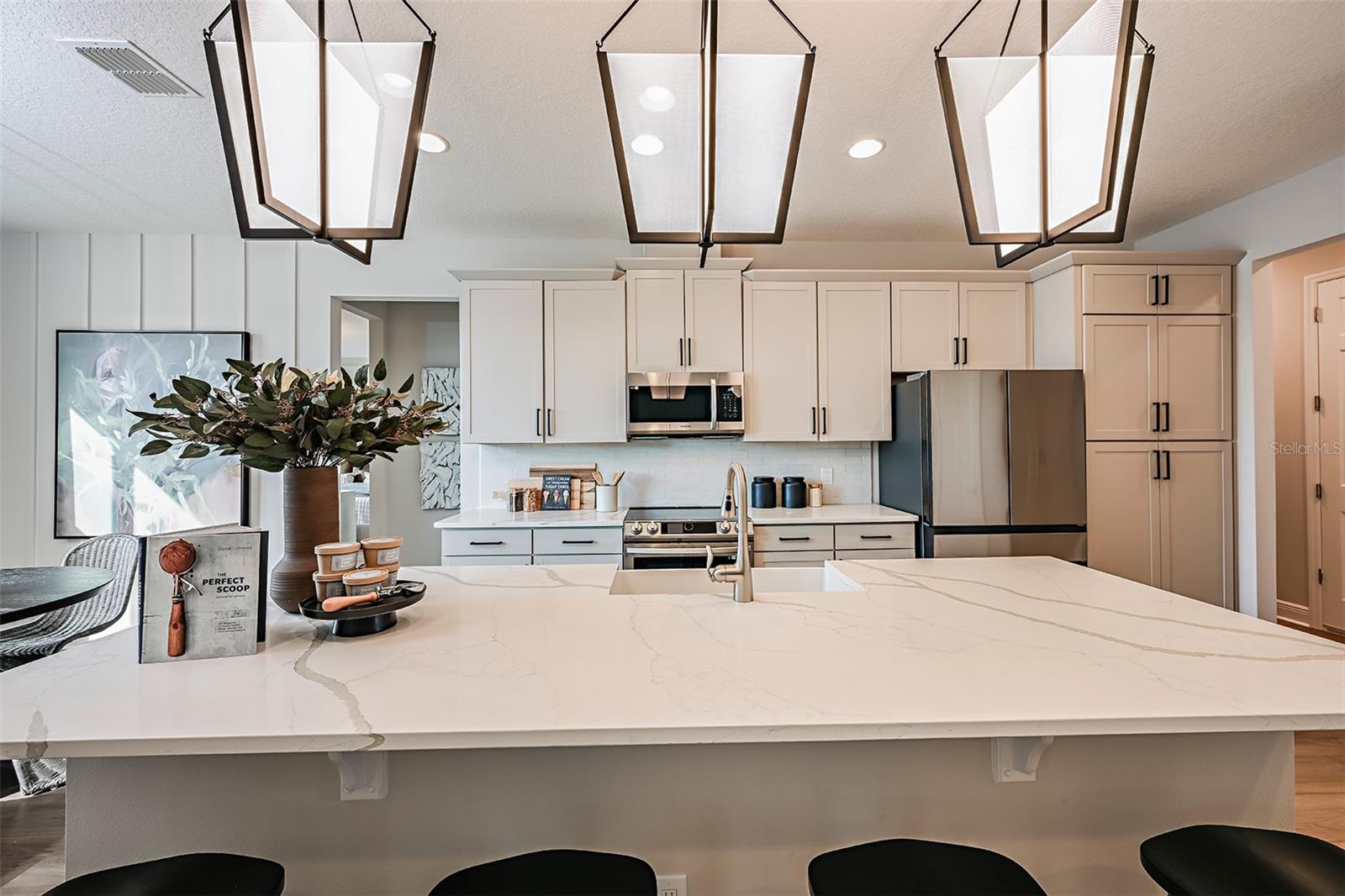 Image 10 of 29 For 2063 Killian Drive Ne