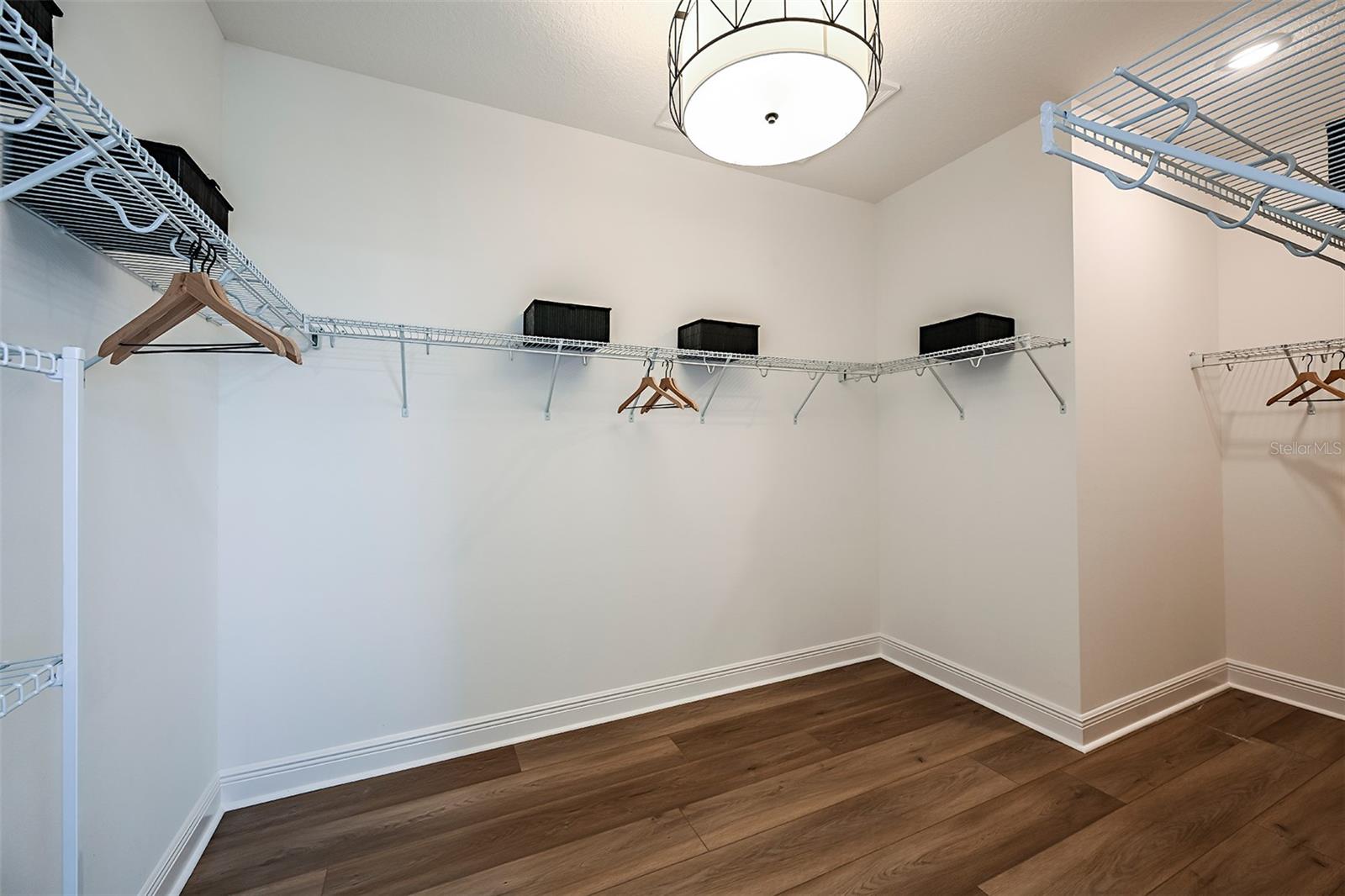 Image 18 of 29 For 2063 Killian Drive Ne