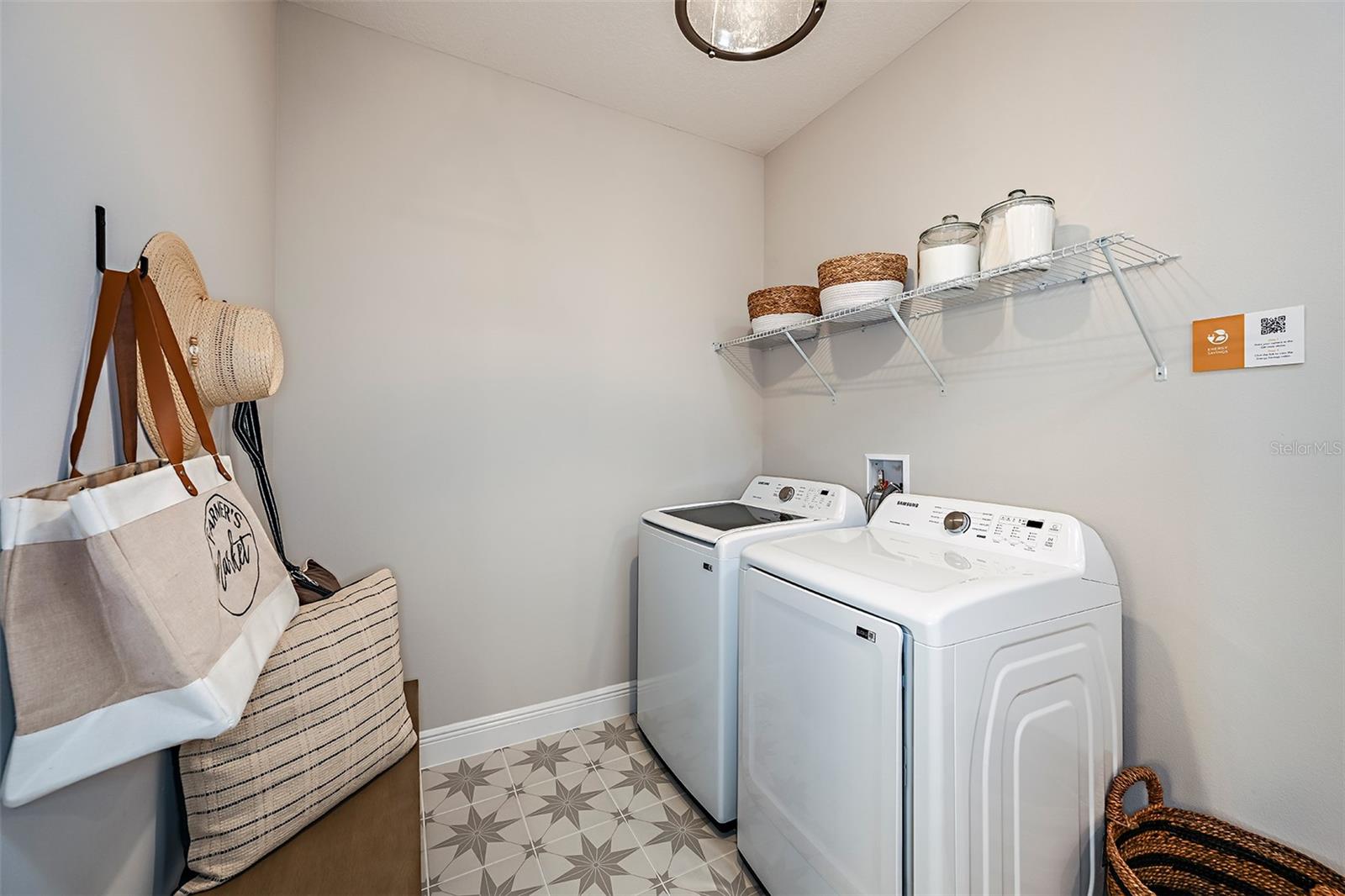 Image 19 of 29 For 2063 Killian Drive Ne