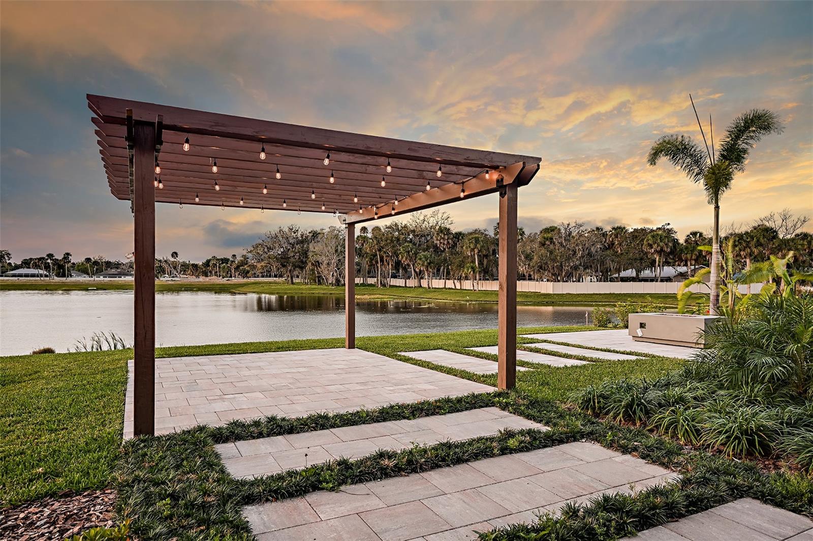 Image 2 of 29 For 2063 Killian Drive Ne