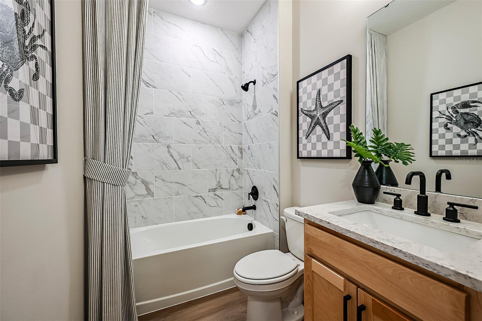 Image 23 of 29 For 2063 Killian Drive Ne