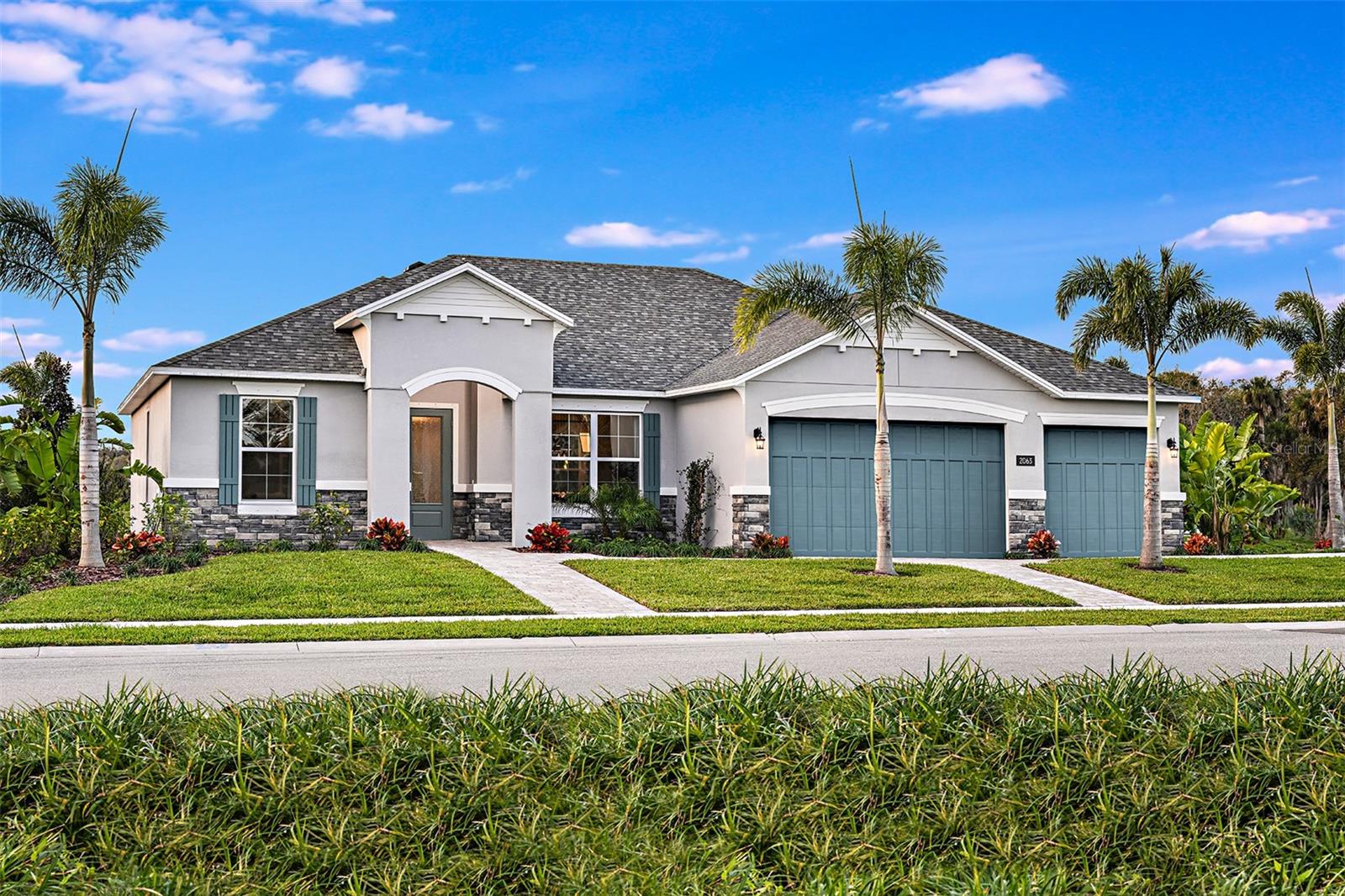 Image 25 of 29 For 2063 Killian Drive Ne