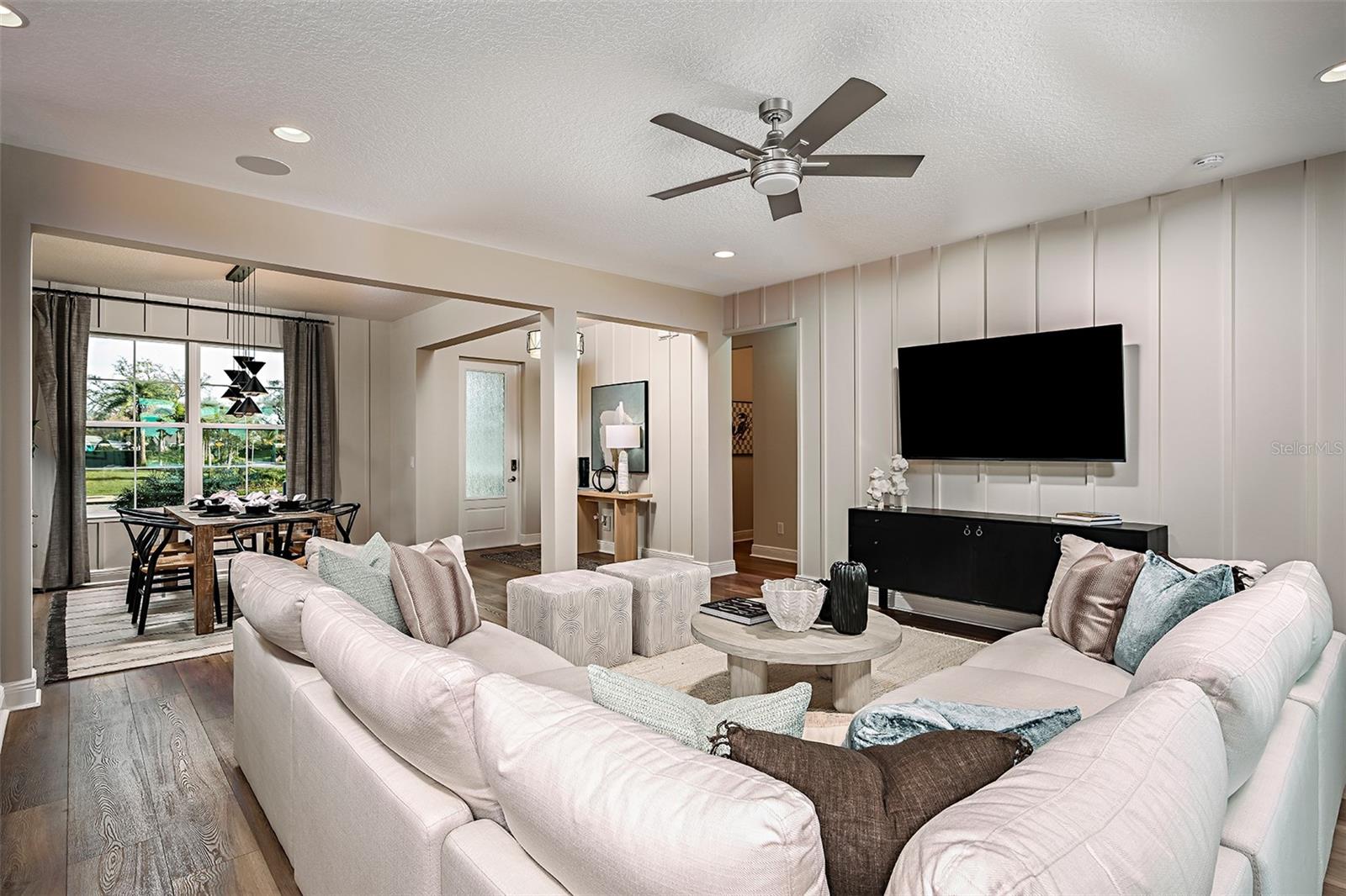 Image 5 of 29 For 2063 Killian Drive Ne