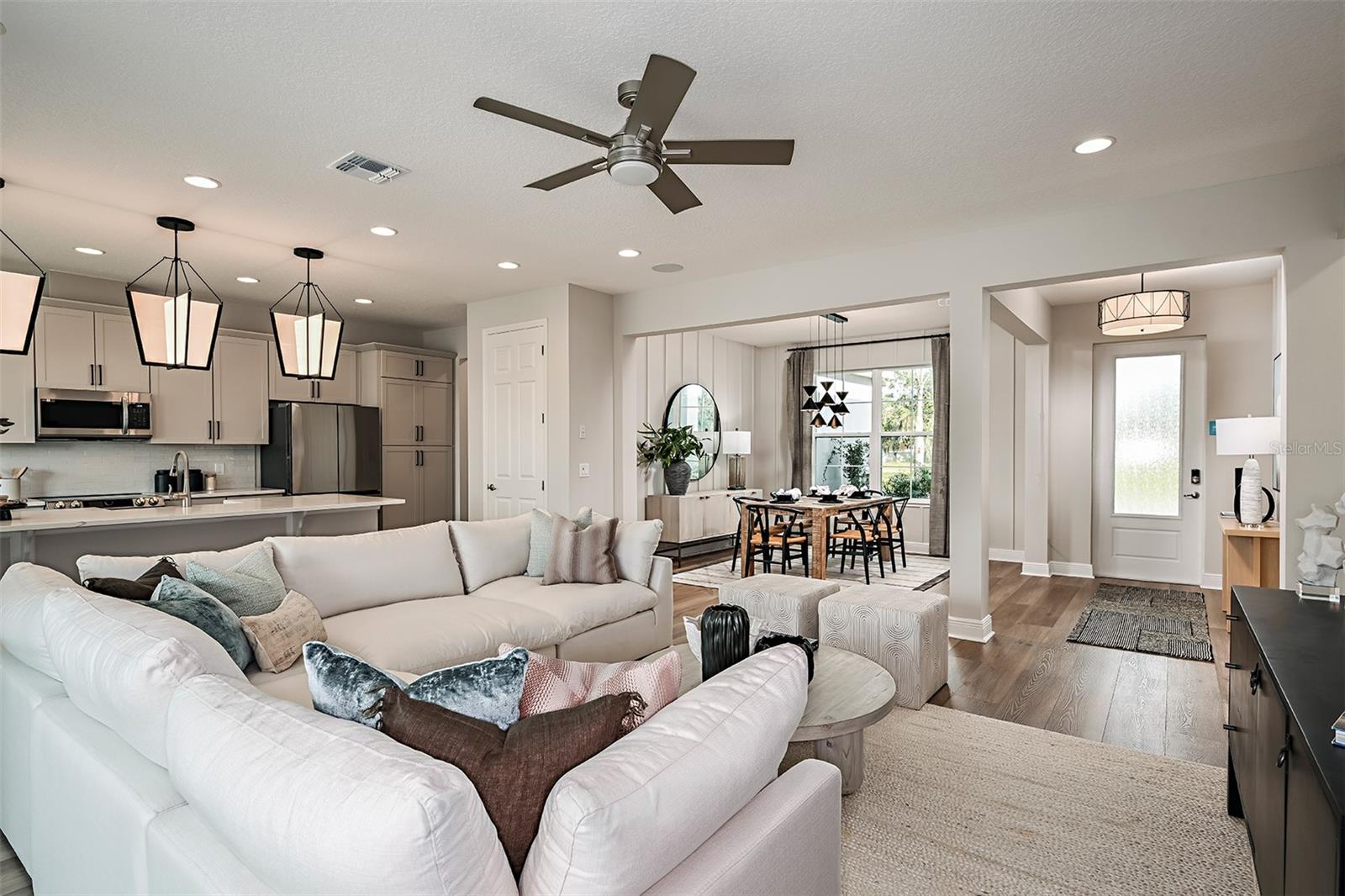 Image 7 of 29 For 2063 Killian Drive Ne