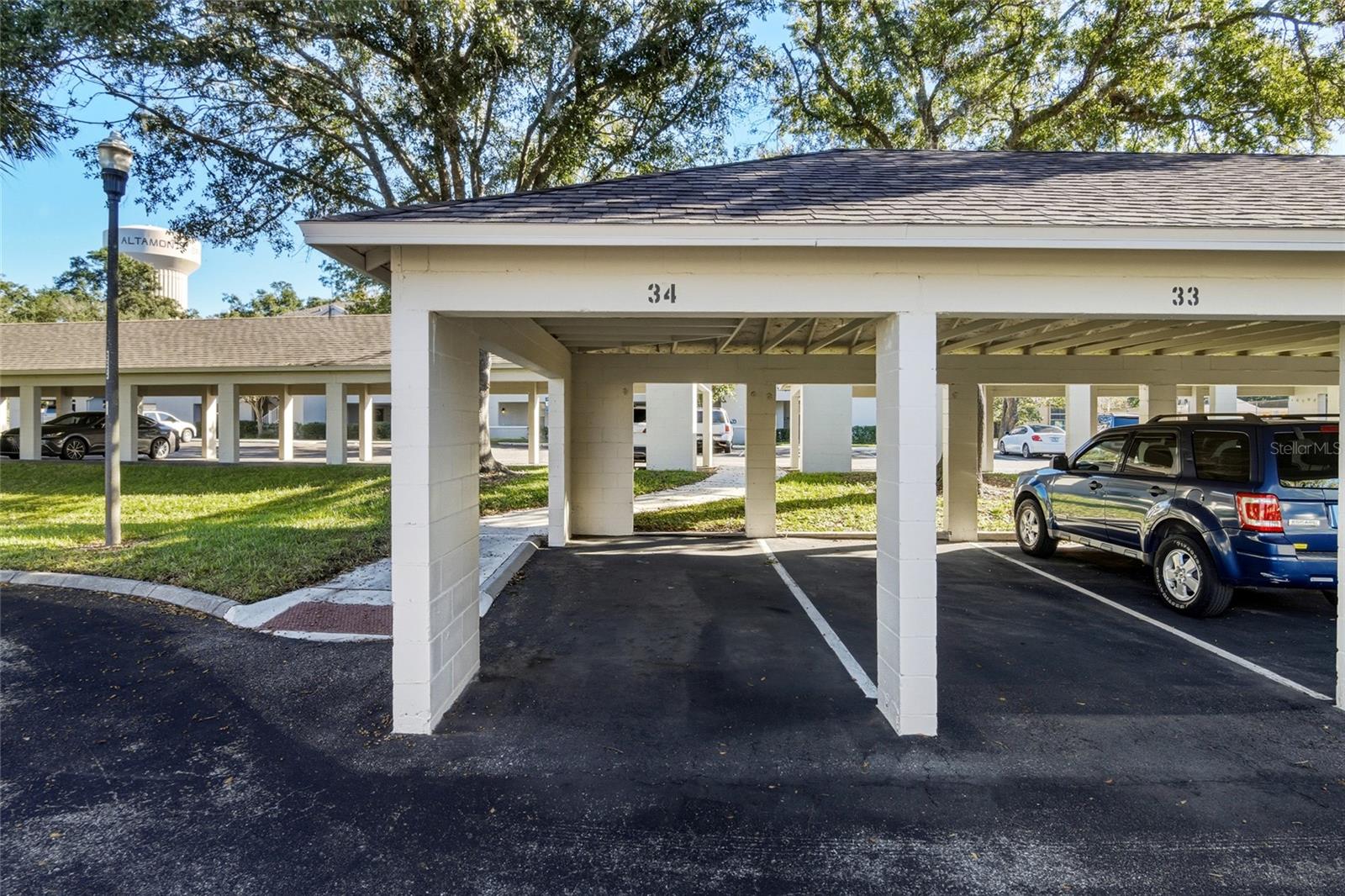 Image 25 of 38 For 570 Cranes Way 140