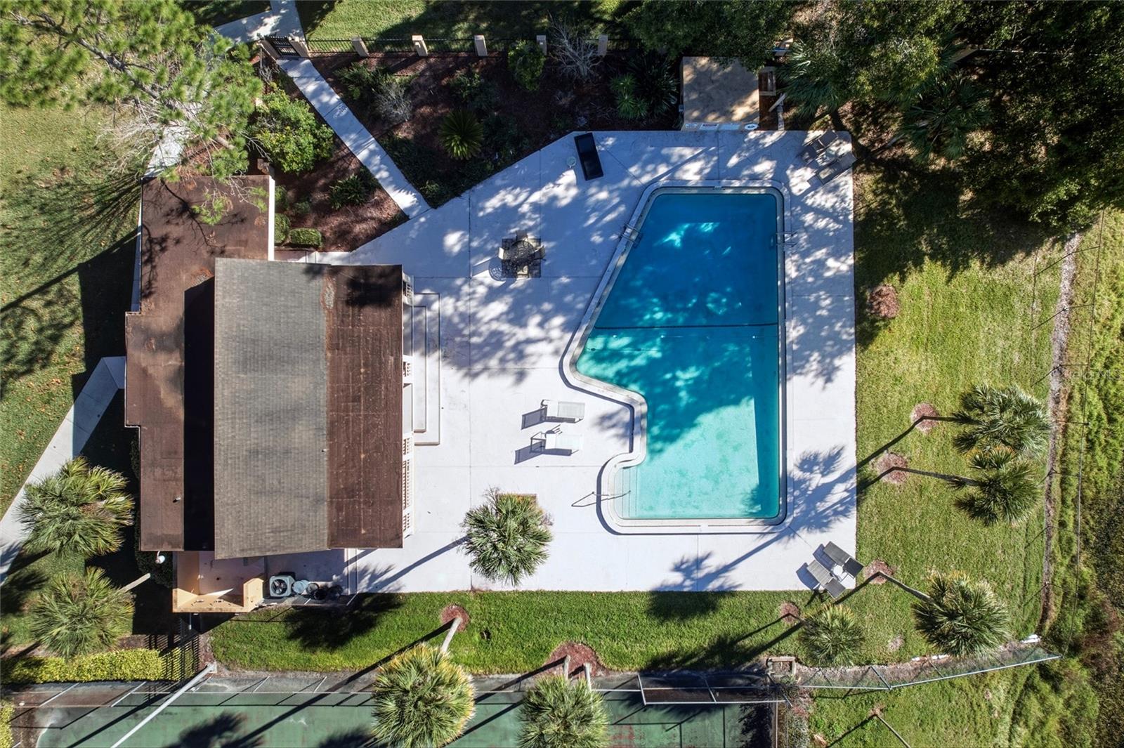 Image 33 of 38 For 570 Cranes Way 140