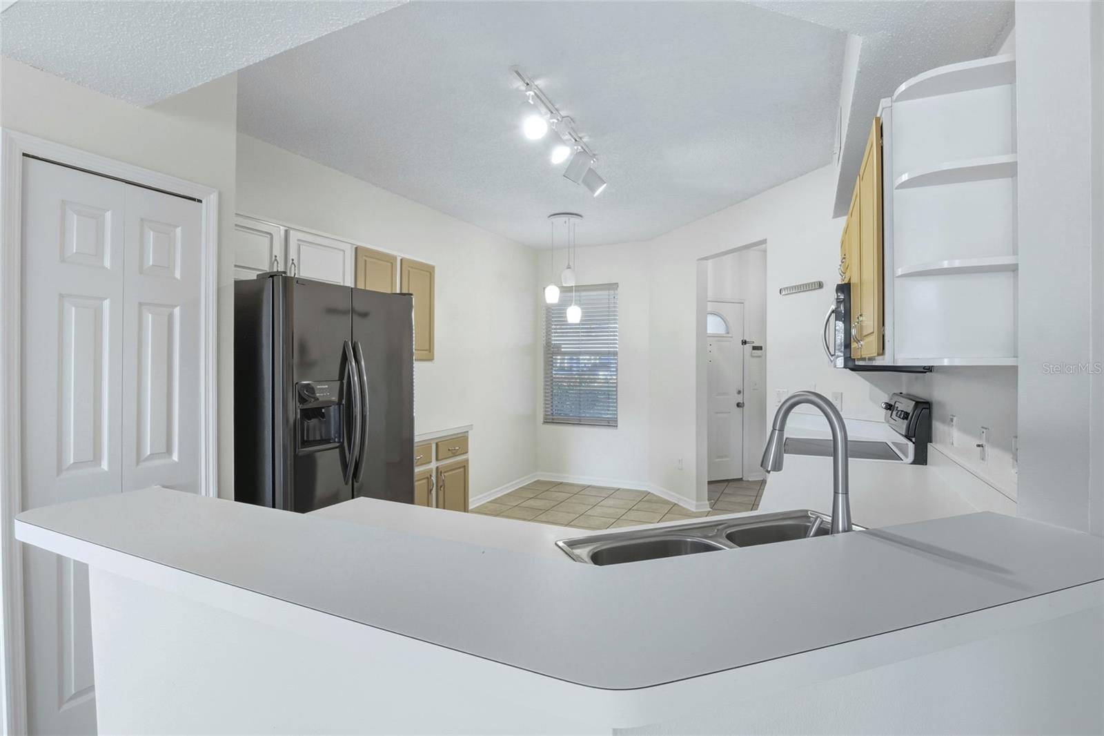 Image 6 of 38 For 570 Cranes Way 140