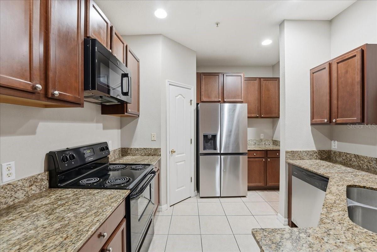 Image 5 of 16 For 757 Ashworth Overlook Drive A