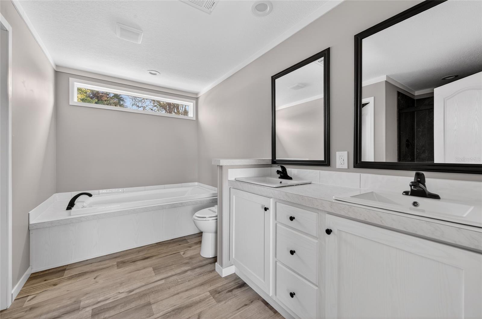 Image 13 of 31 For 1913 Woodcrest Drive