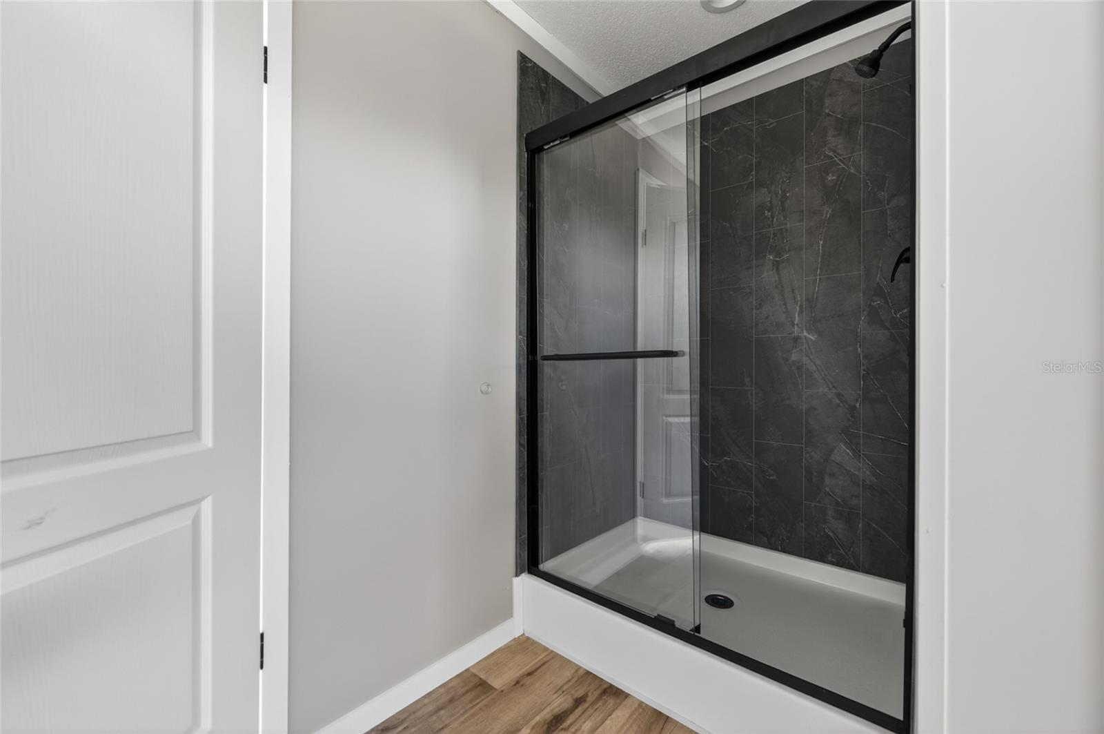 Image 15 of 31 For 1913 Woodcrest Drive