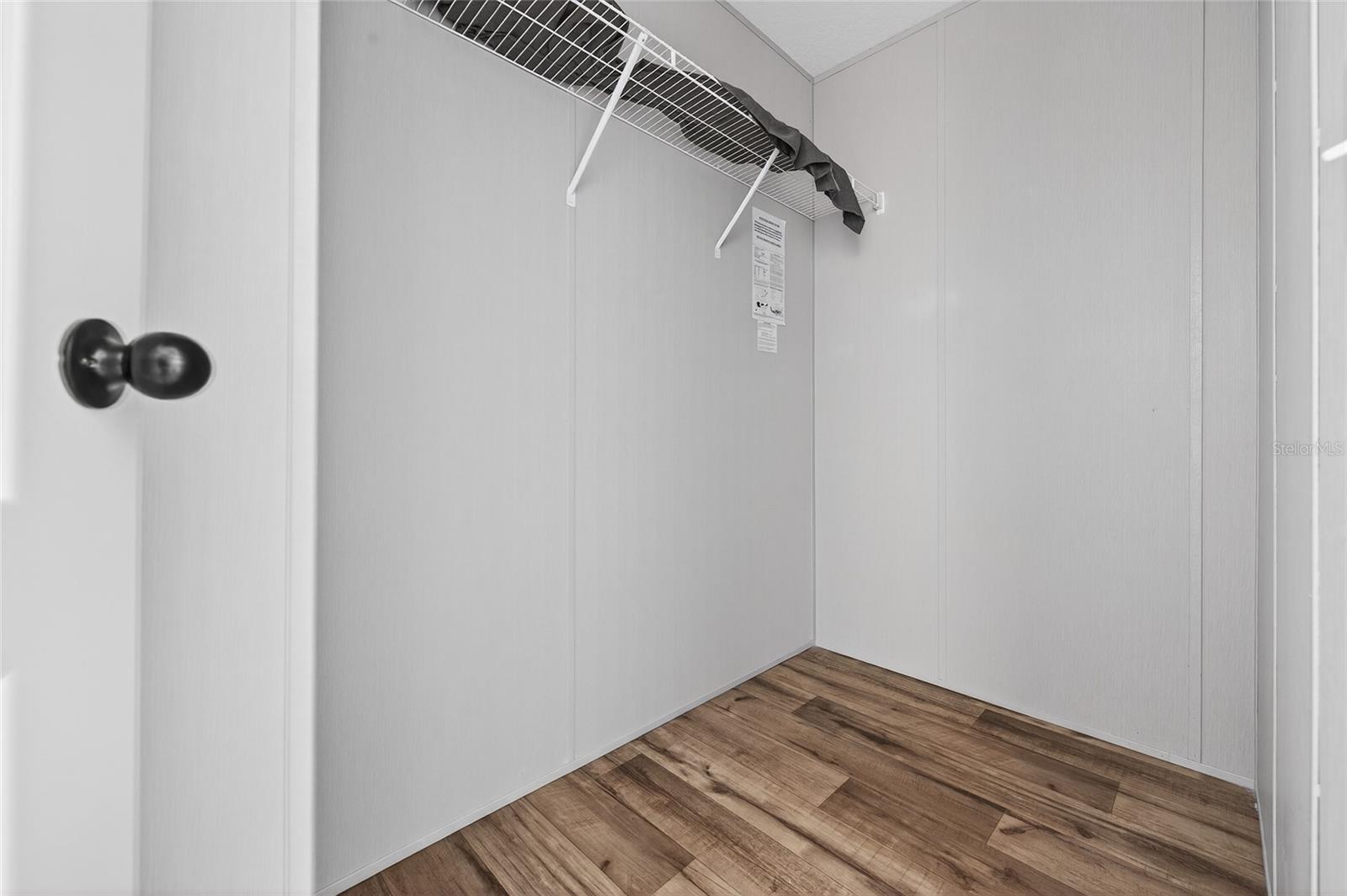 Image 16 of 31 For 1913 Woodcrest Drive