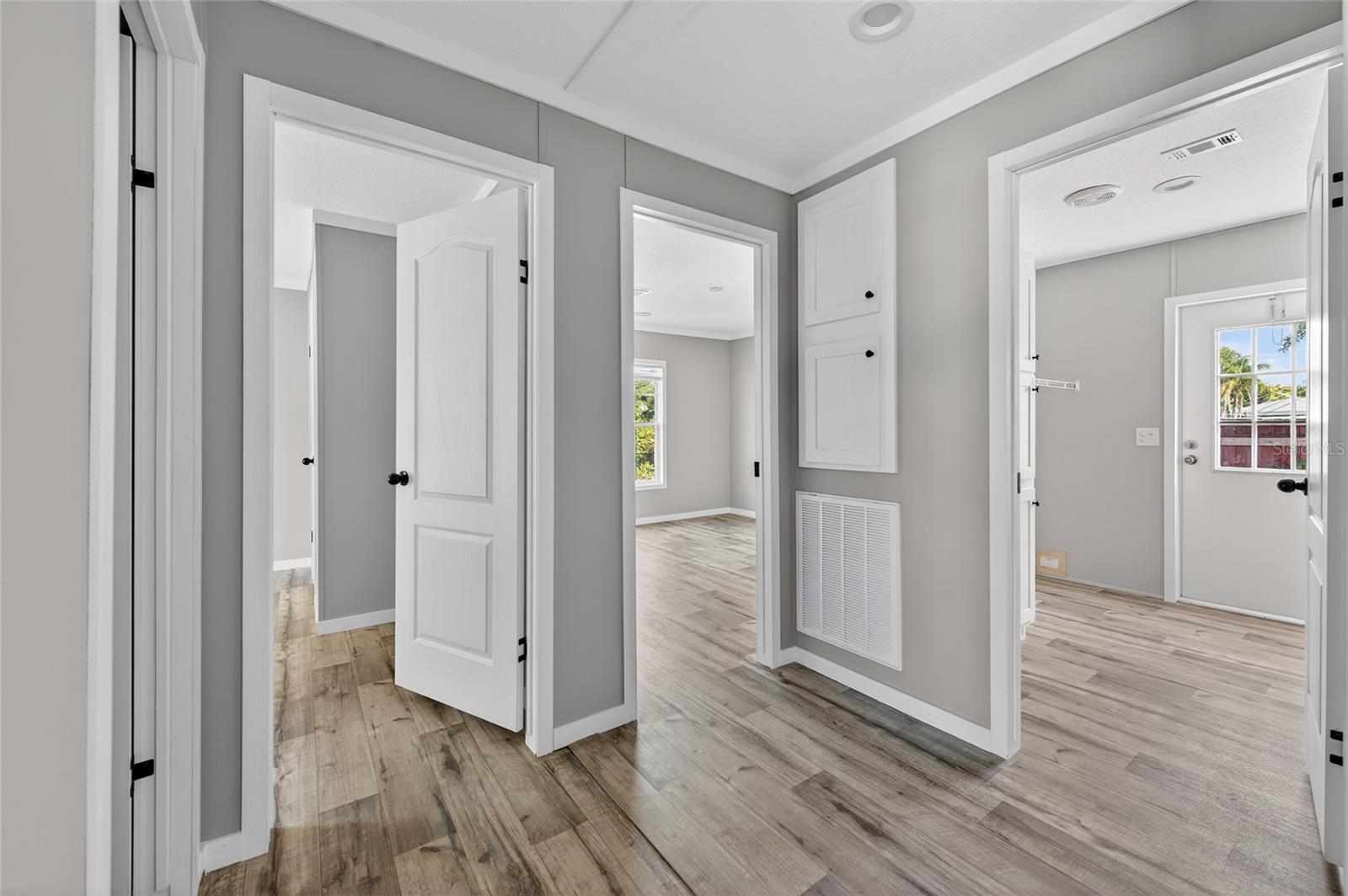 Image 17 of 31 For 1913 Woodcrest Drive