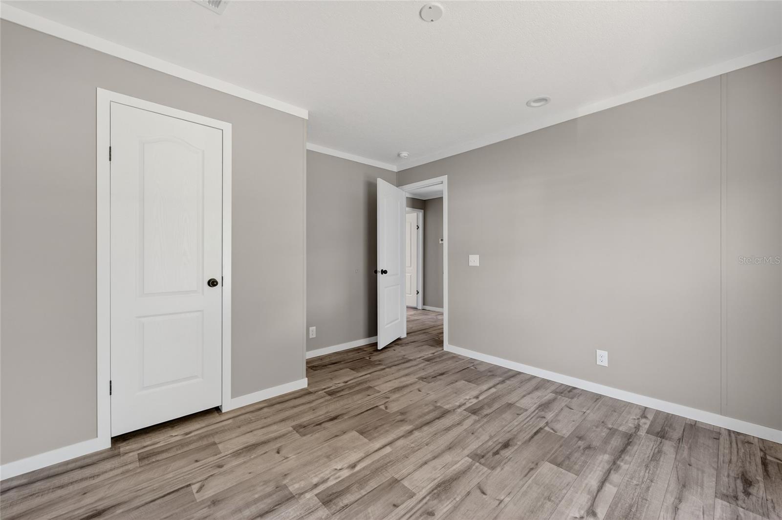 Image 22 of 31 For 1913 Woodcrest Drive