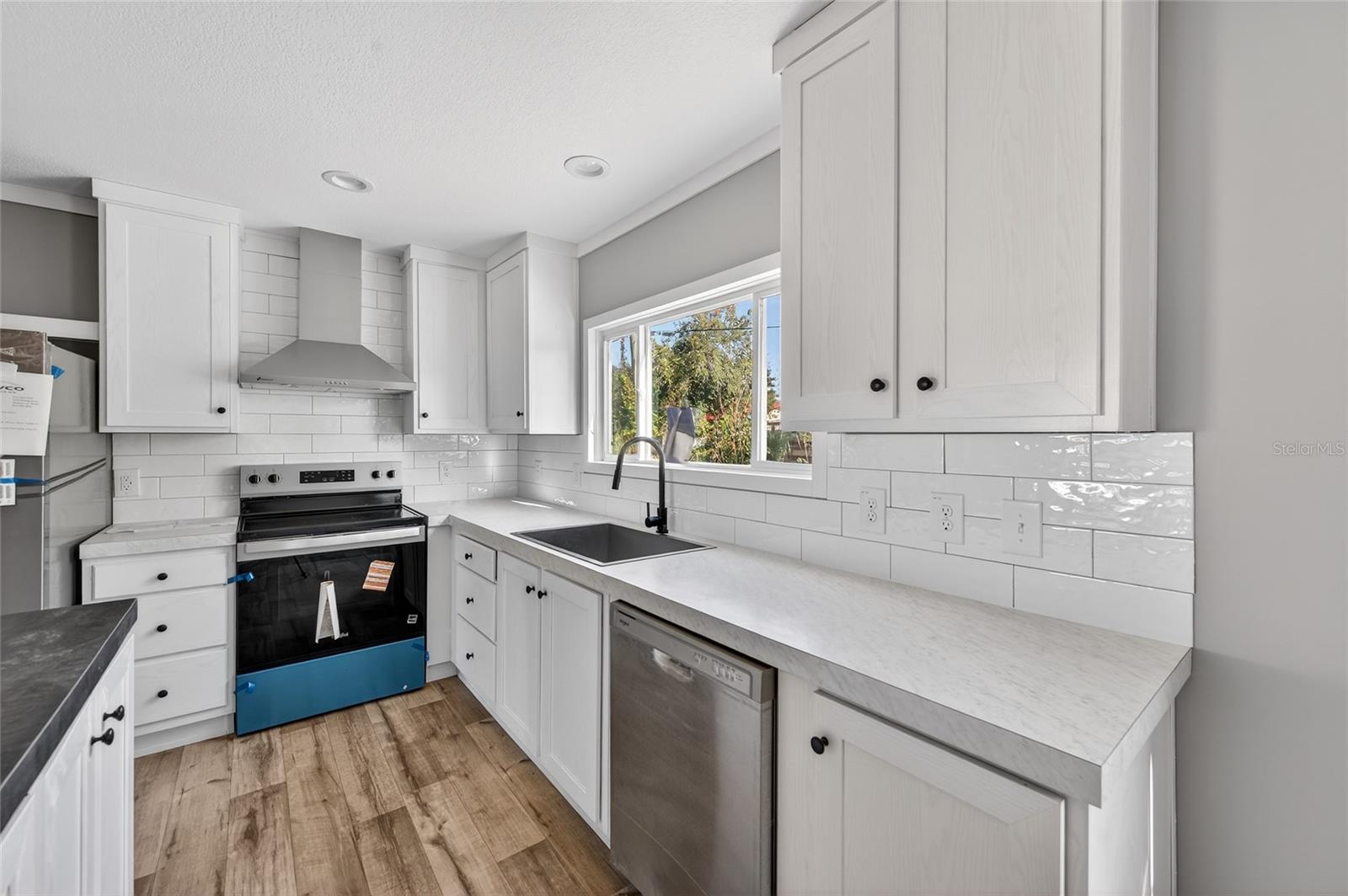 Image 4 of 31 For 1913 Woodcrest Drive