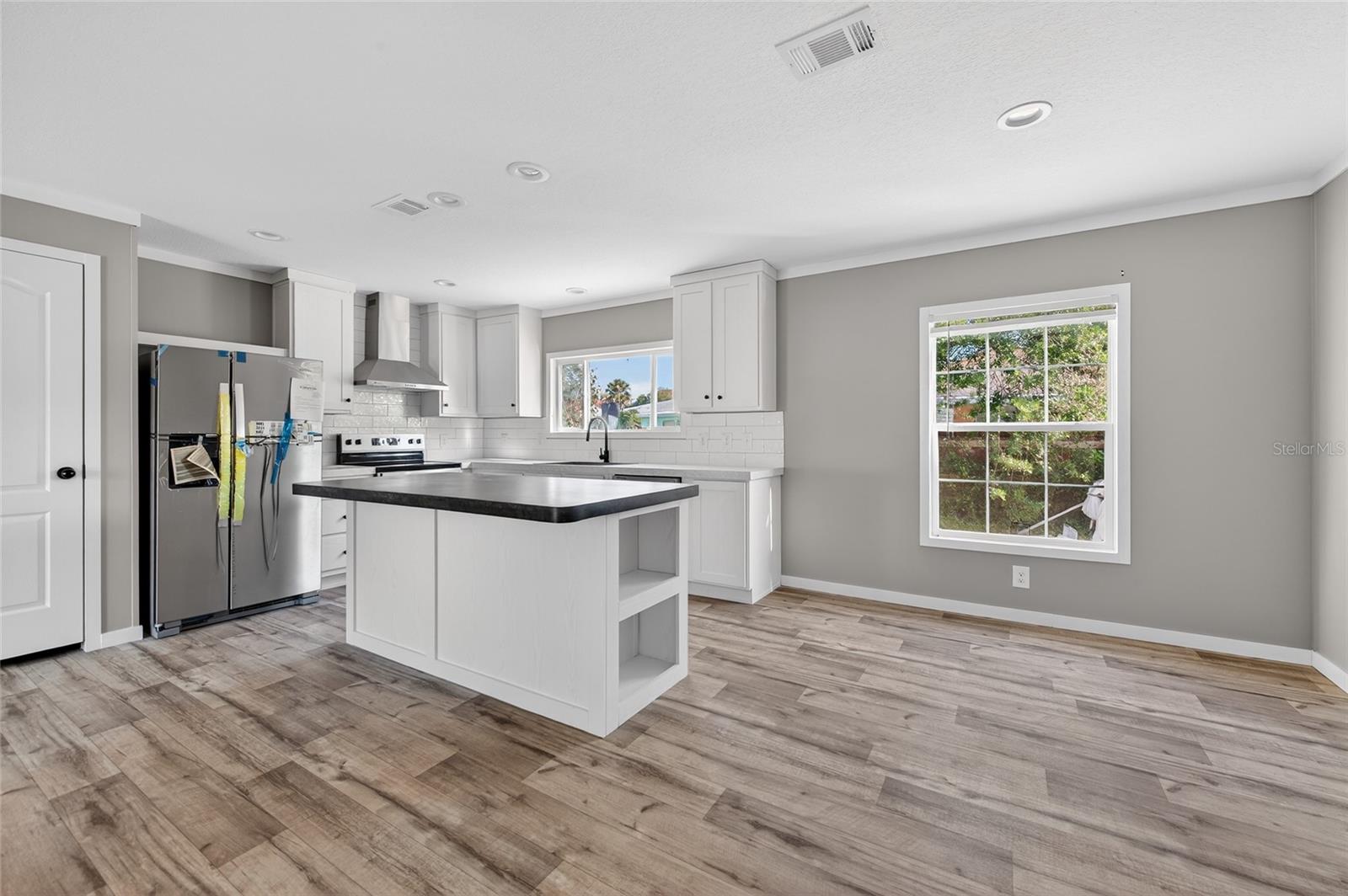 Image 9 of 31 For 1913 Woodcrest Drive