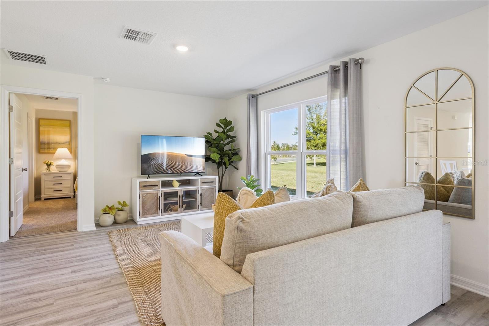 Image 4 of 27 For 174 Bullfrog