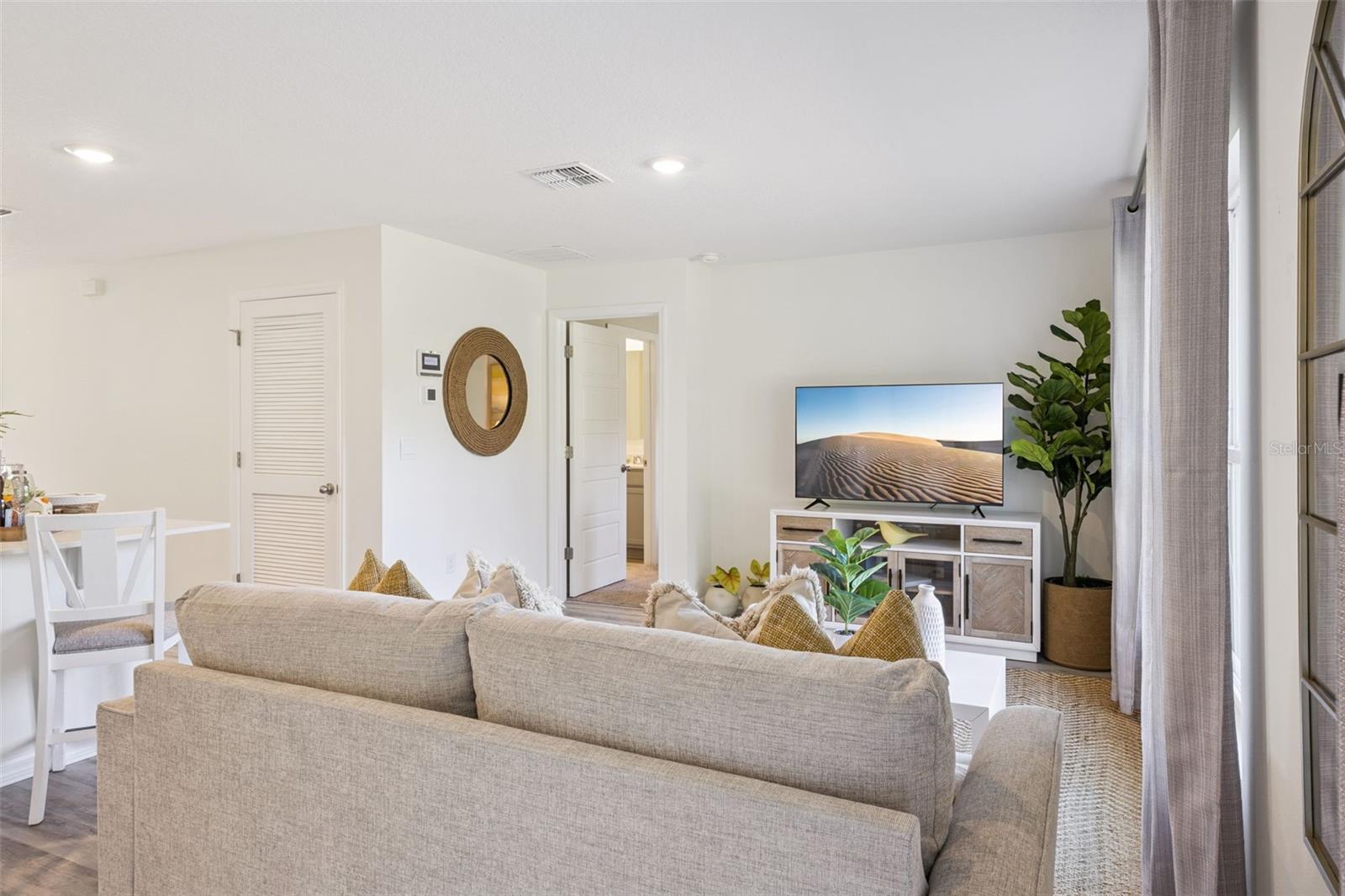 Image 5 of 27 For 174 Bullfrog