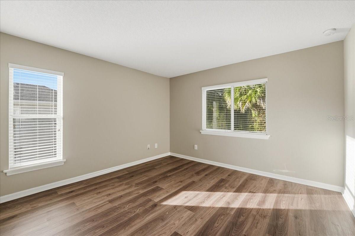 Image 10 of 13 For 182 Chippendale Terrace