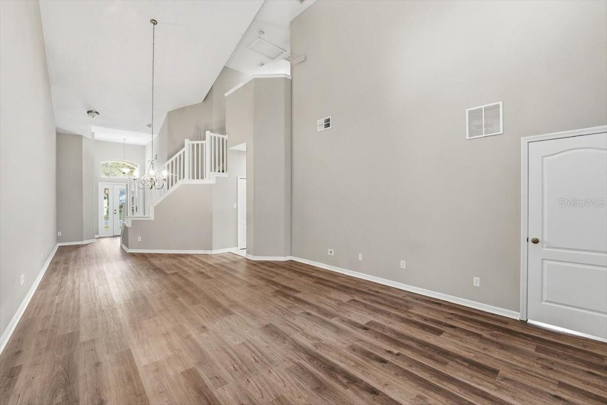 Image 3 of 13 For 182 Chippendale Terrace