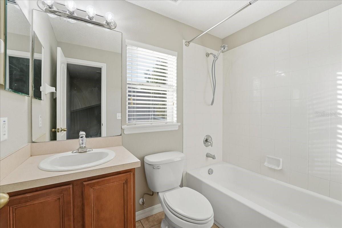 Image 9 of 13 For 182 Chippendale Terrace