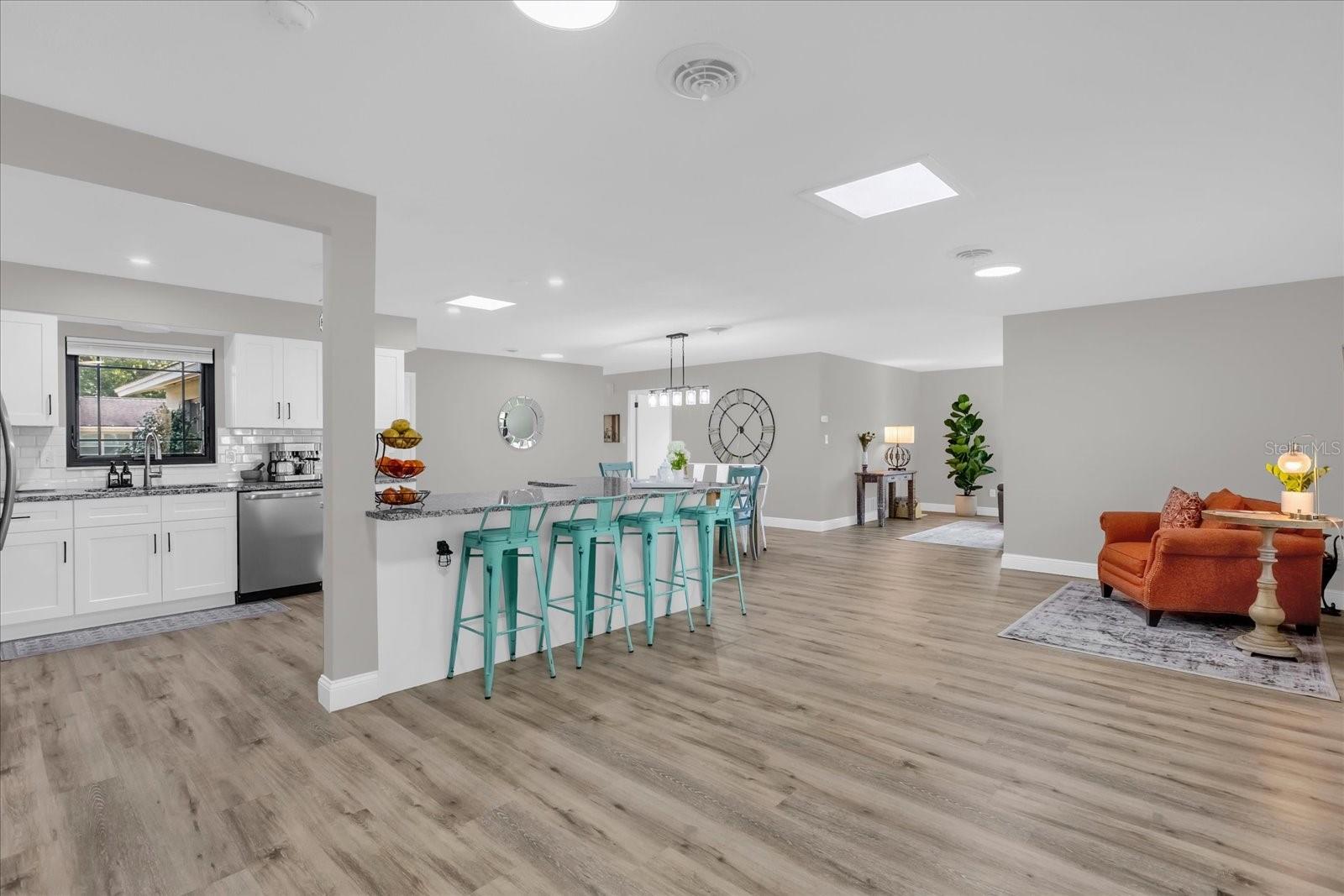 Image 10 of 33 For 806 Arlington Boulevard